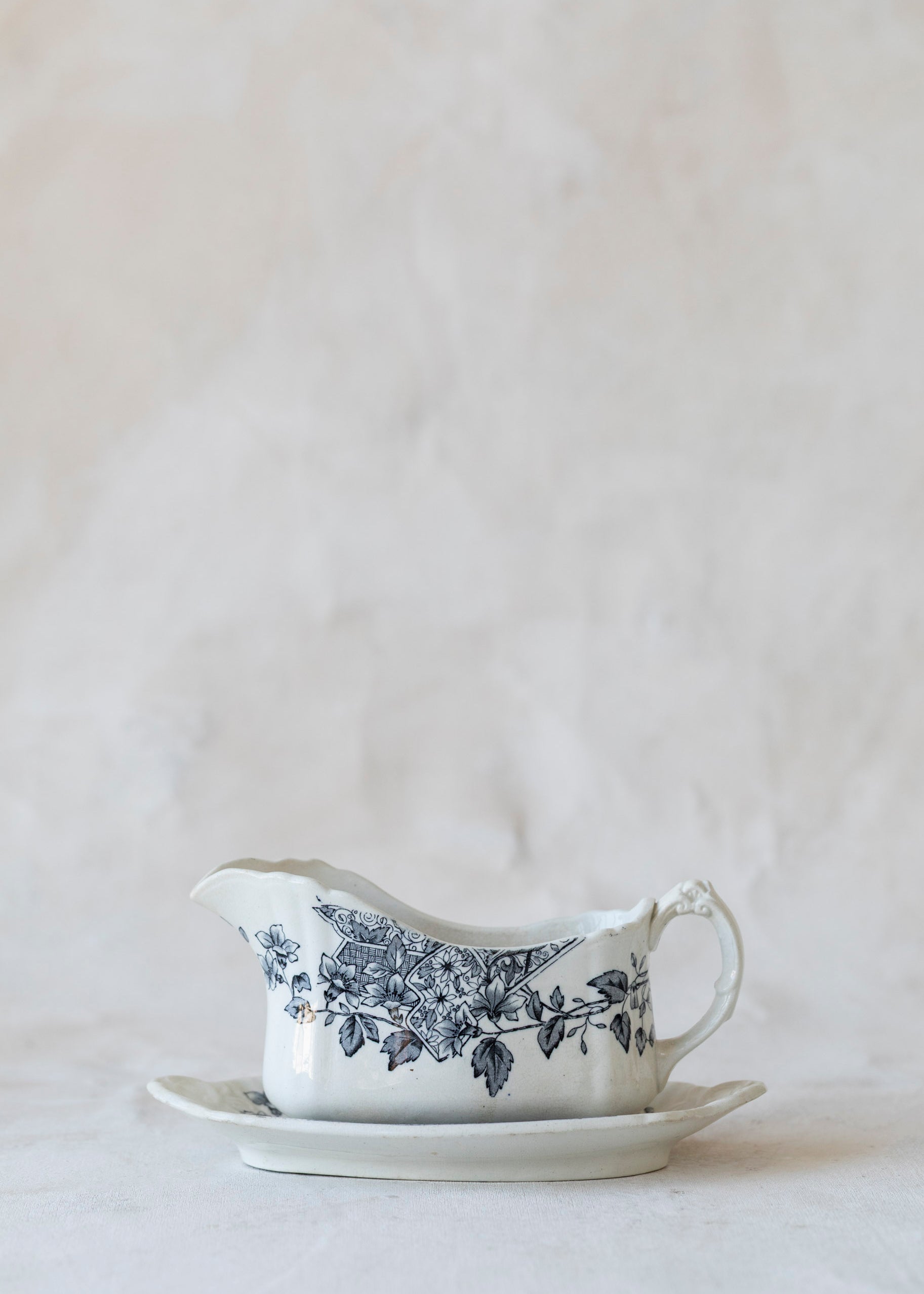 vintage_gravy_dish_set.jpg