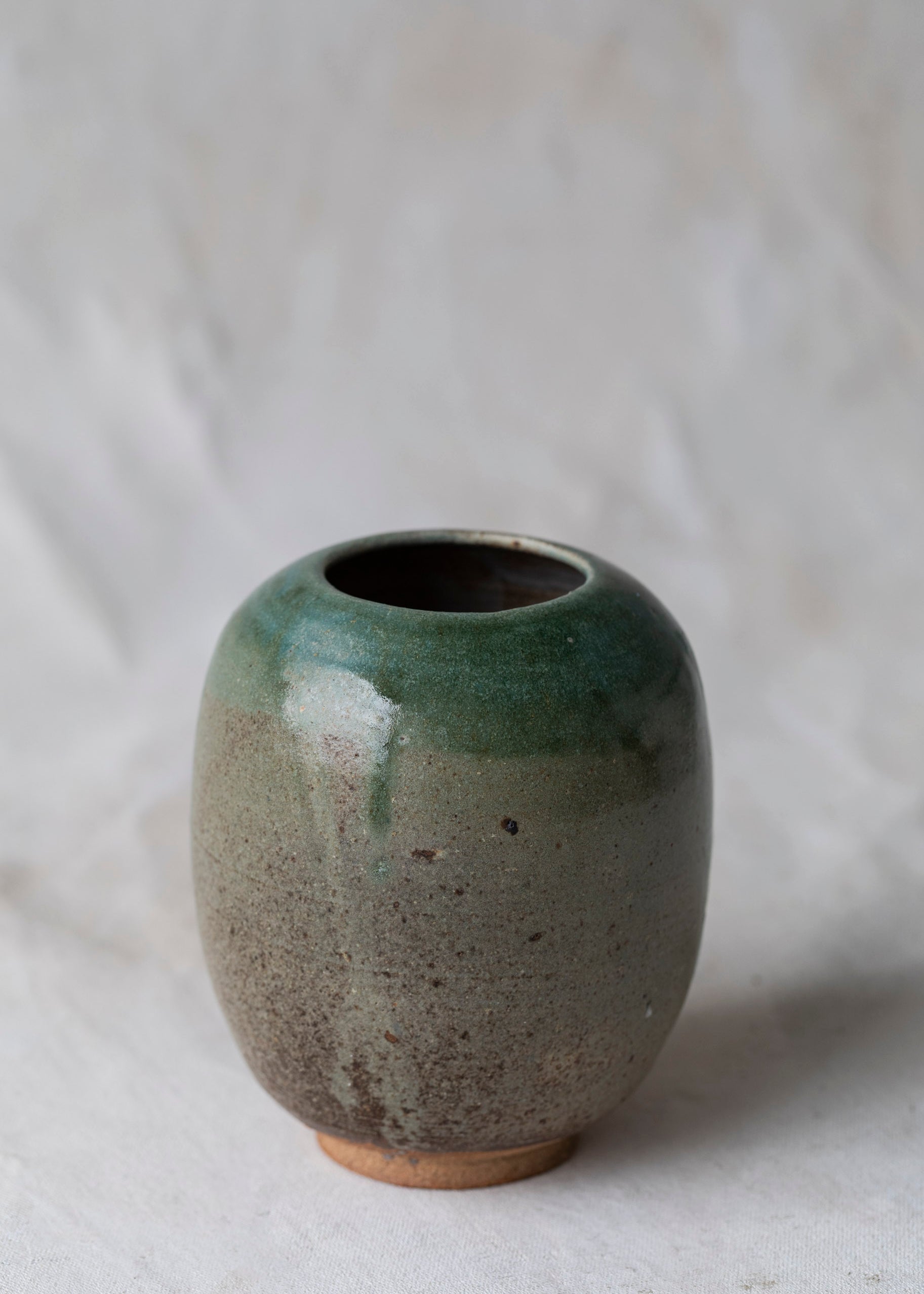 vintage_green_toned_vase-2.jpg