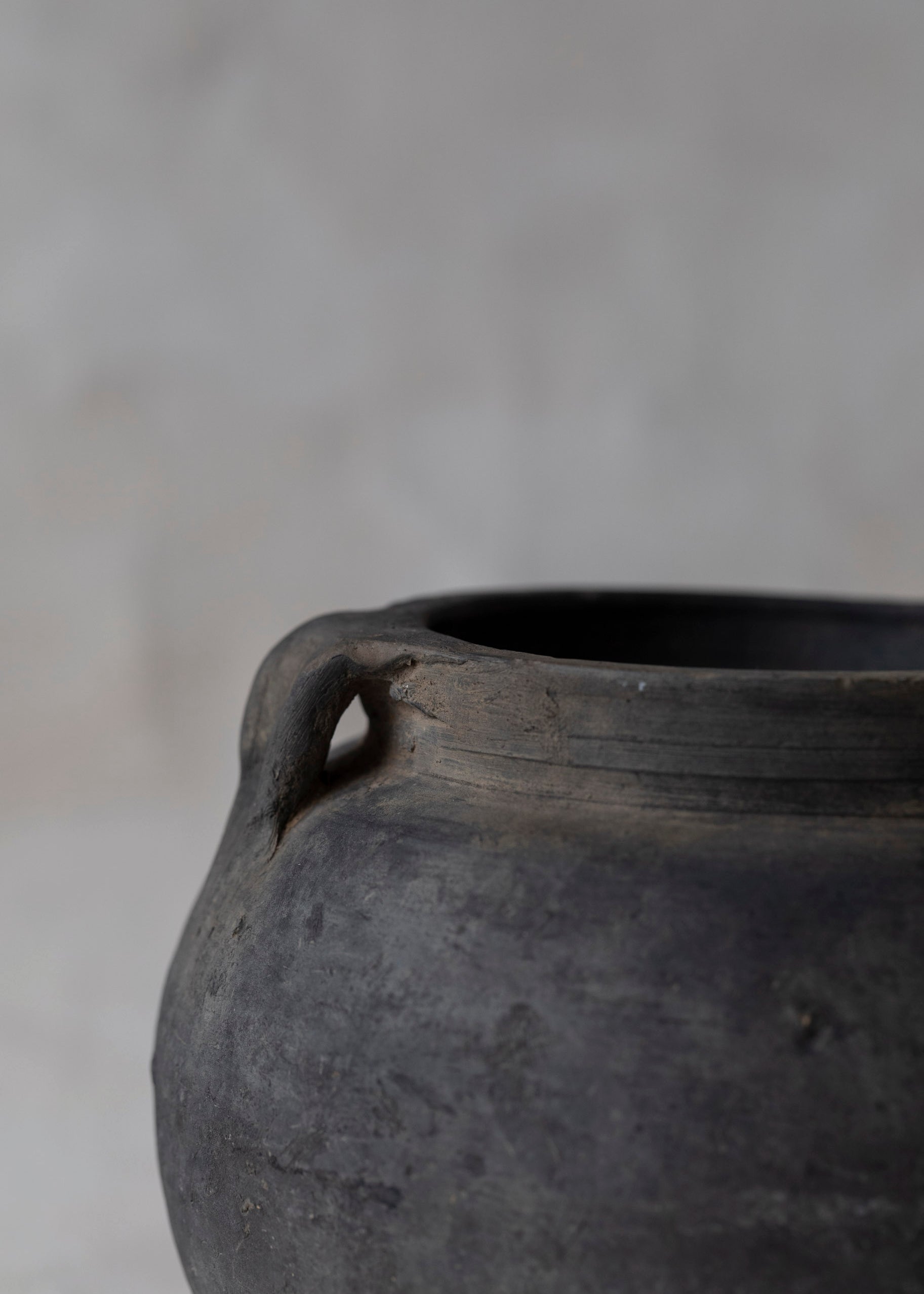 vintage_grey_handled_pot-2.jpg