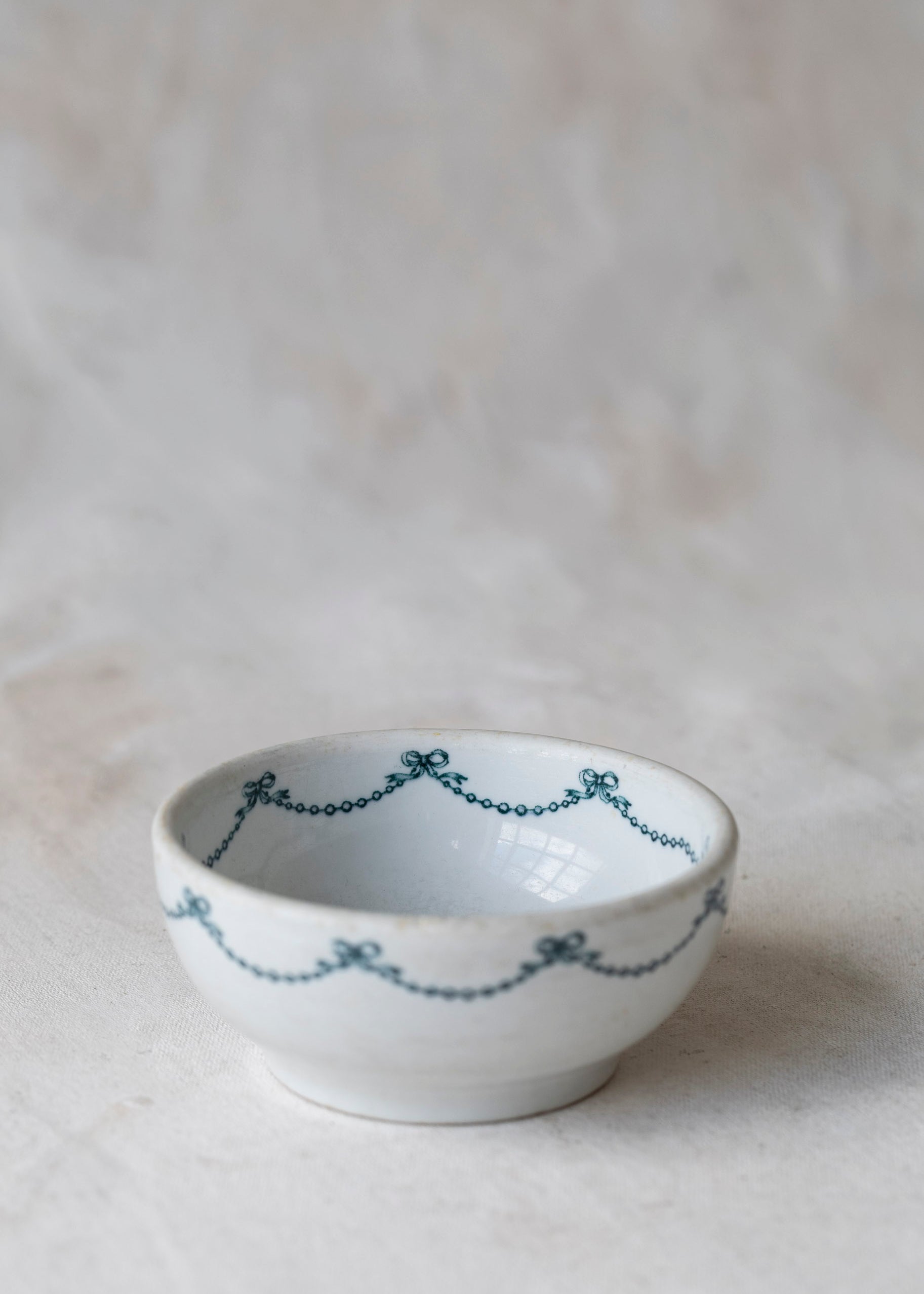 vintage_ironstone_ribbon_bowl.jpg