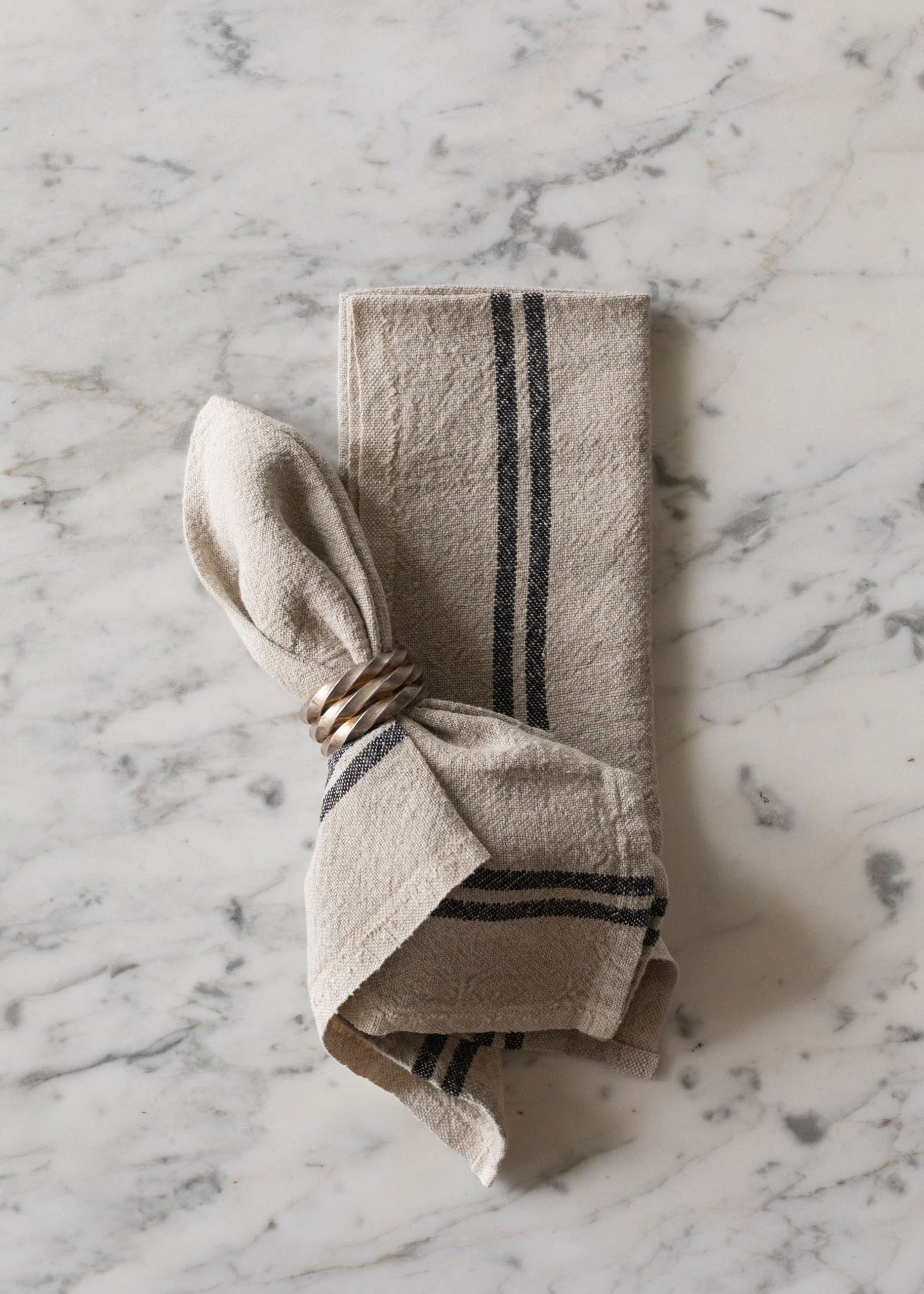 vintage_linen_natural_black_napkins.jpg