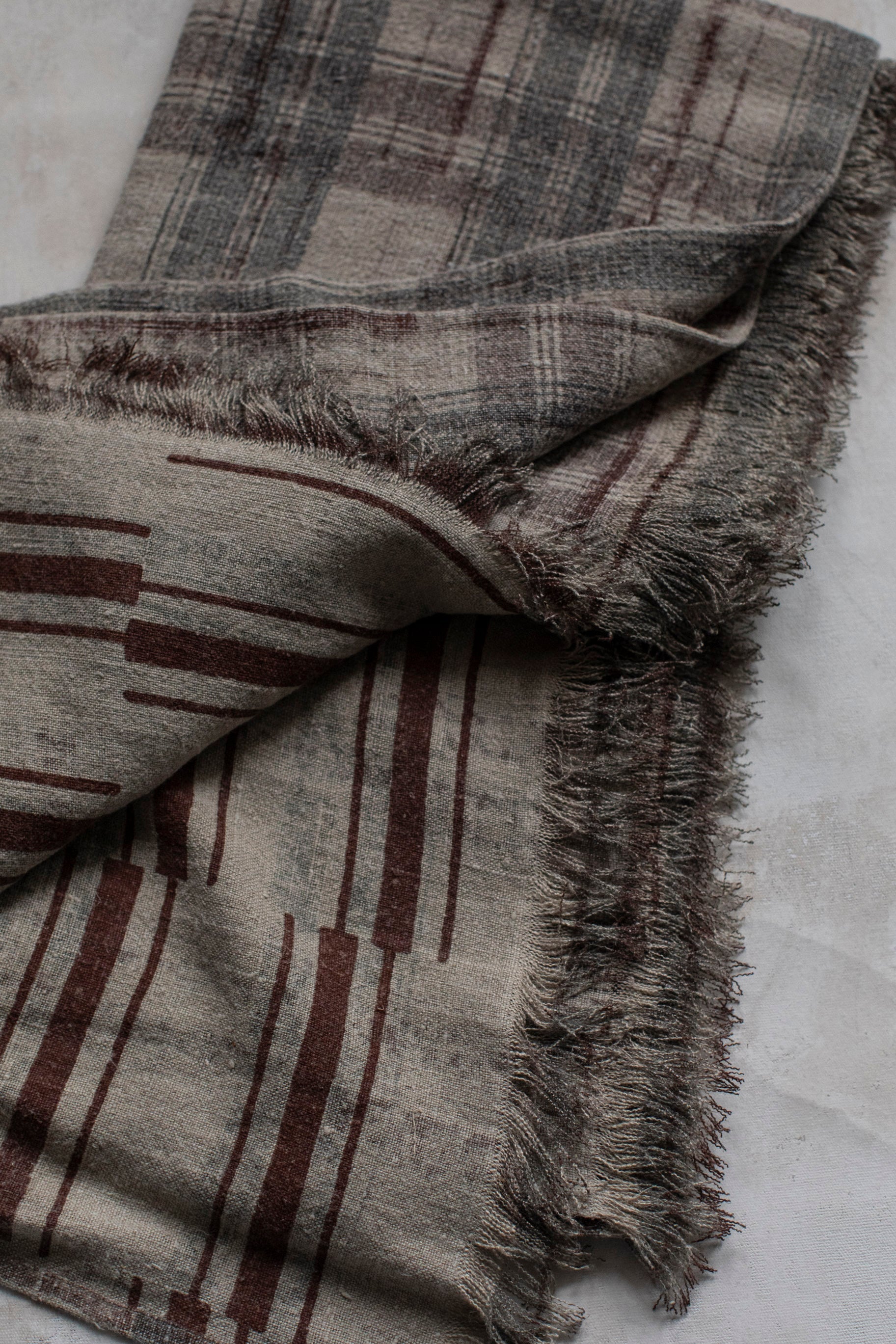Vintage Linen Throw in Purple