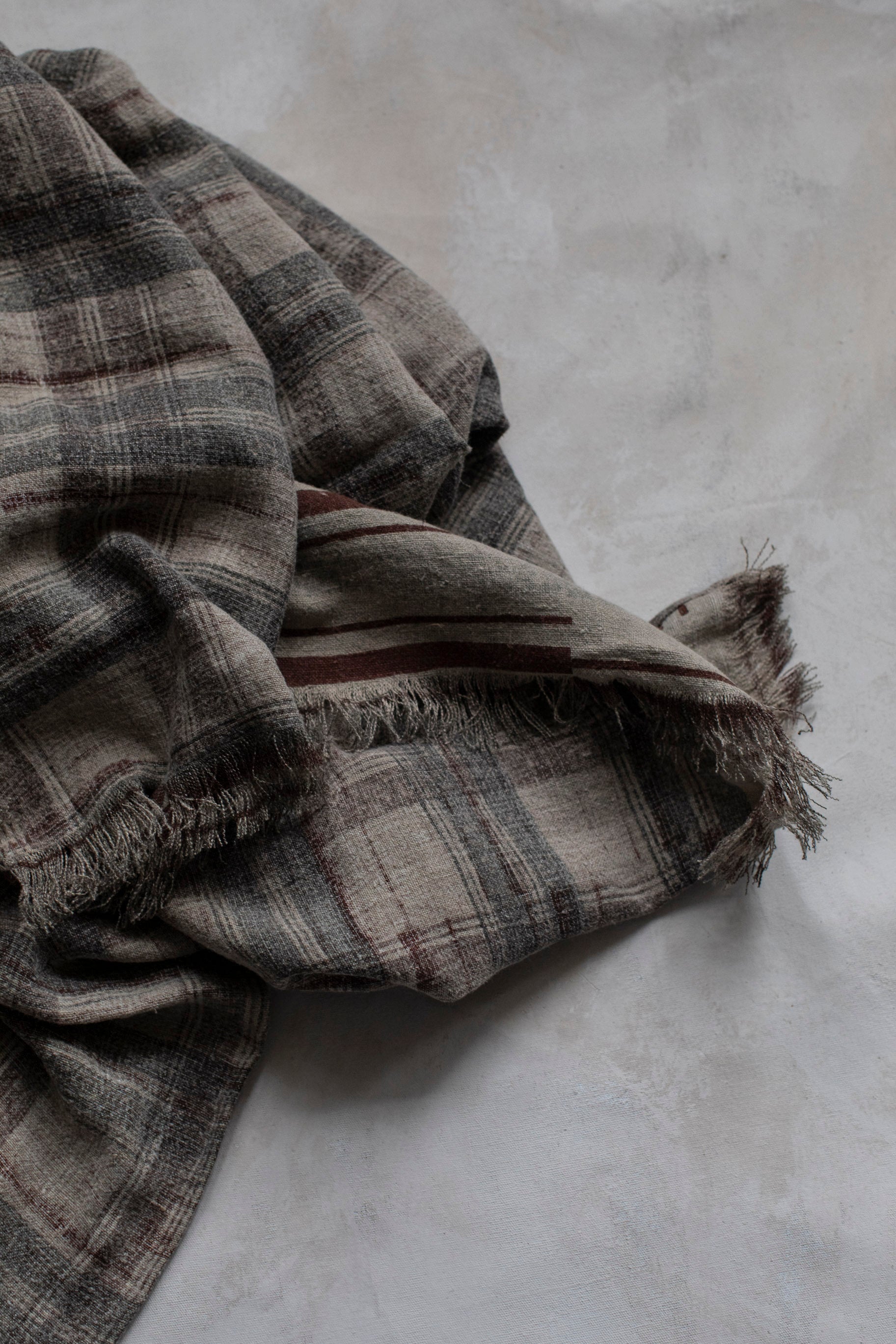 Vintage Linen Throw in Purple
