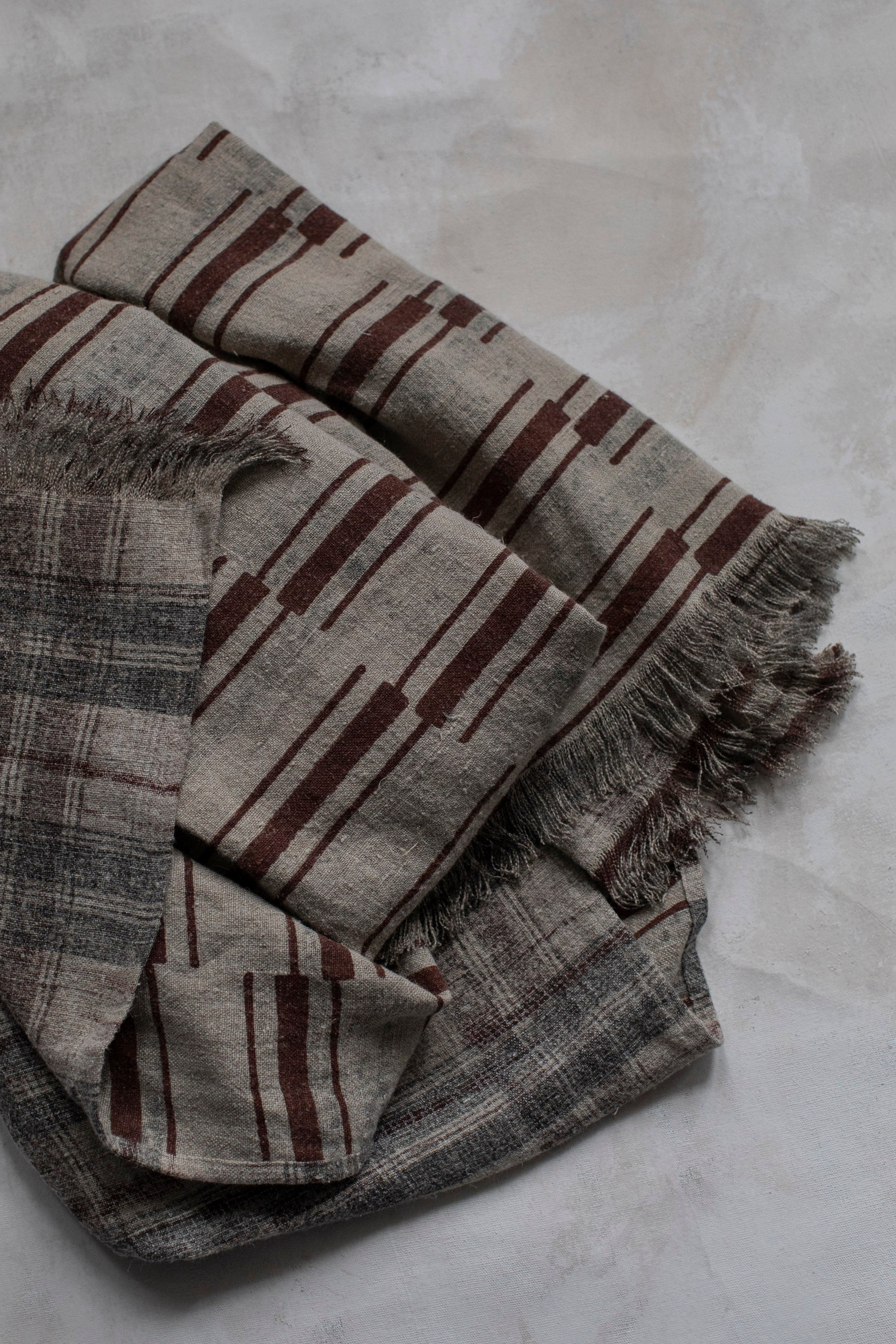 Vintage Linen Throw in Purple