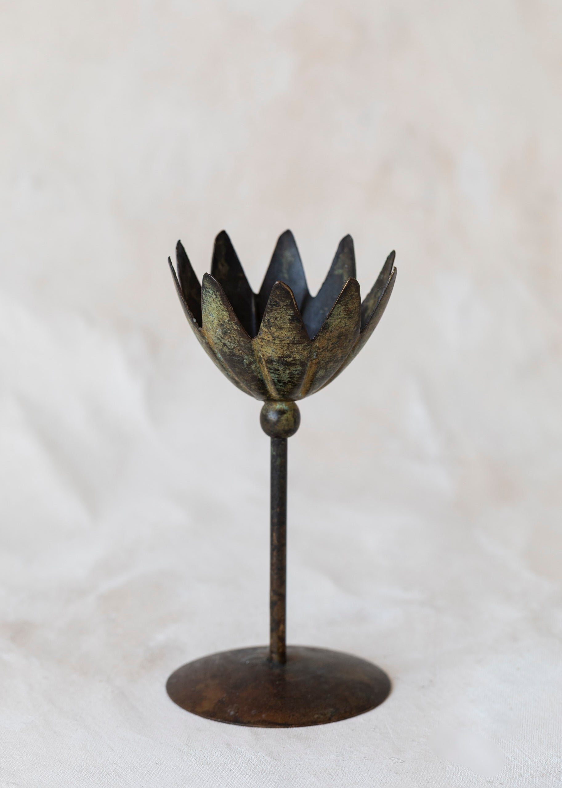 vintage_metal_flower.jpg