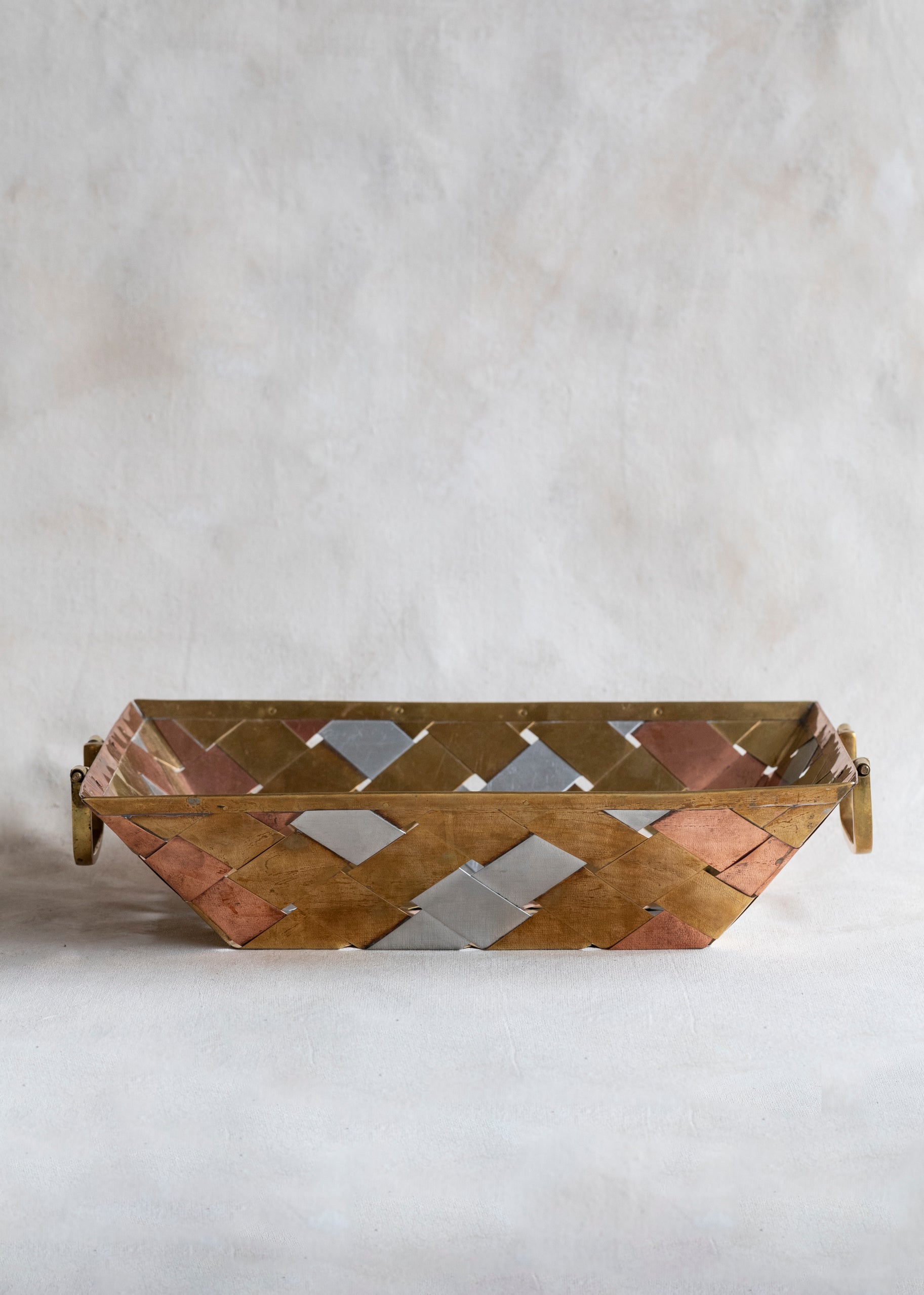 vintage_metal_woven_tray.jpg