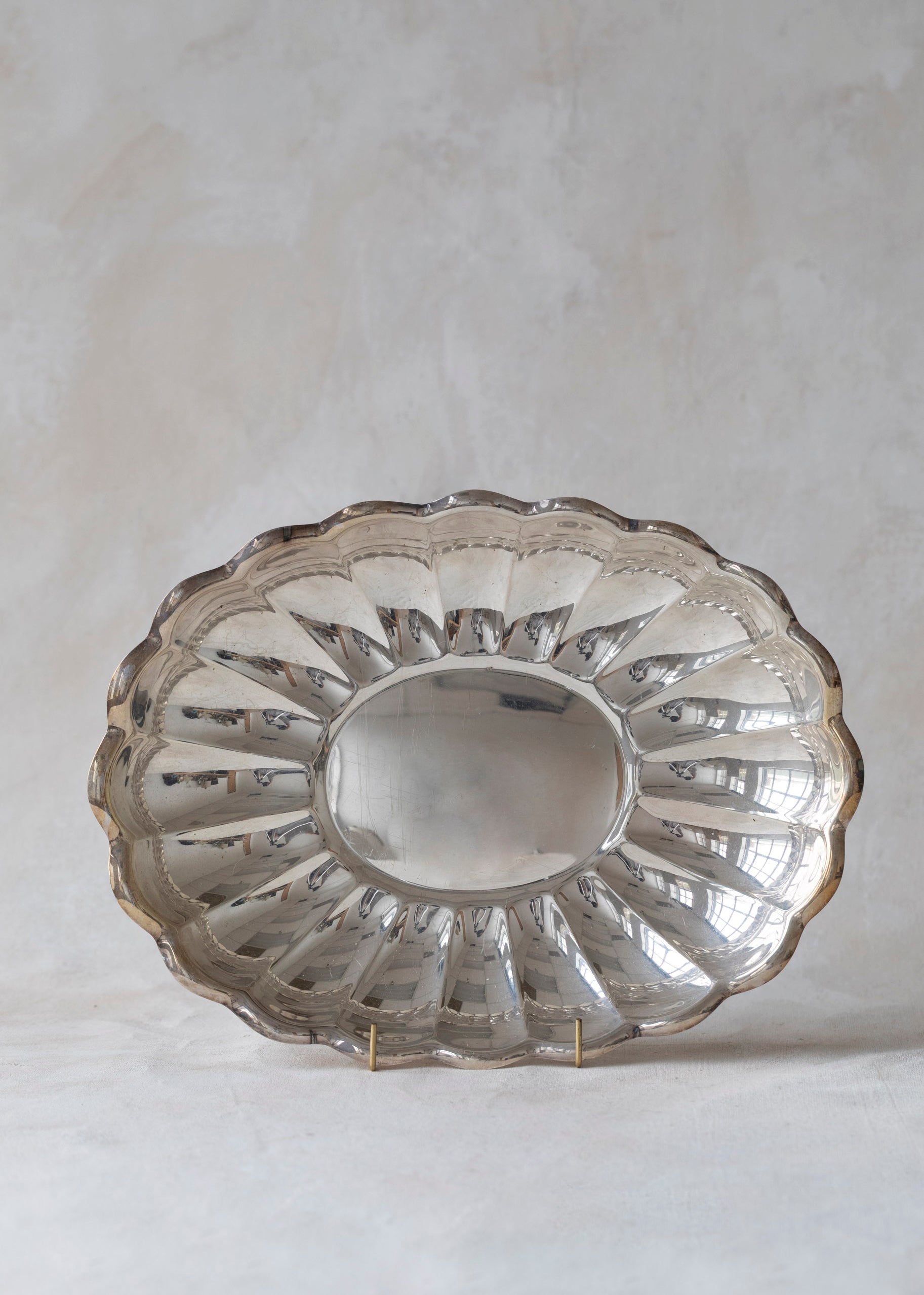vintage_oval_scalloped_serving_dish-2.jpg