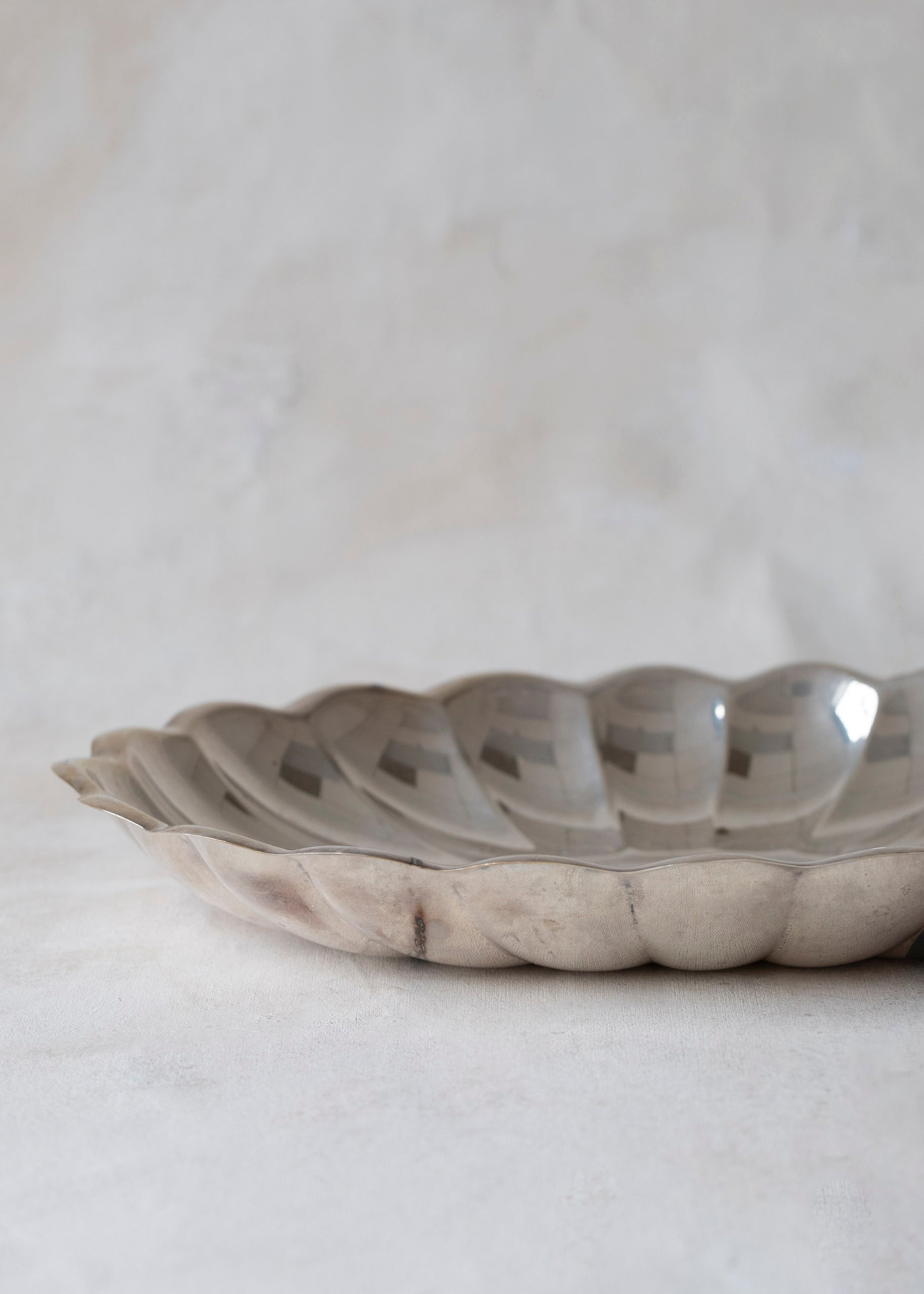 vintage_oval_scalloped_serving_dish.jpg