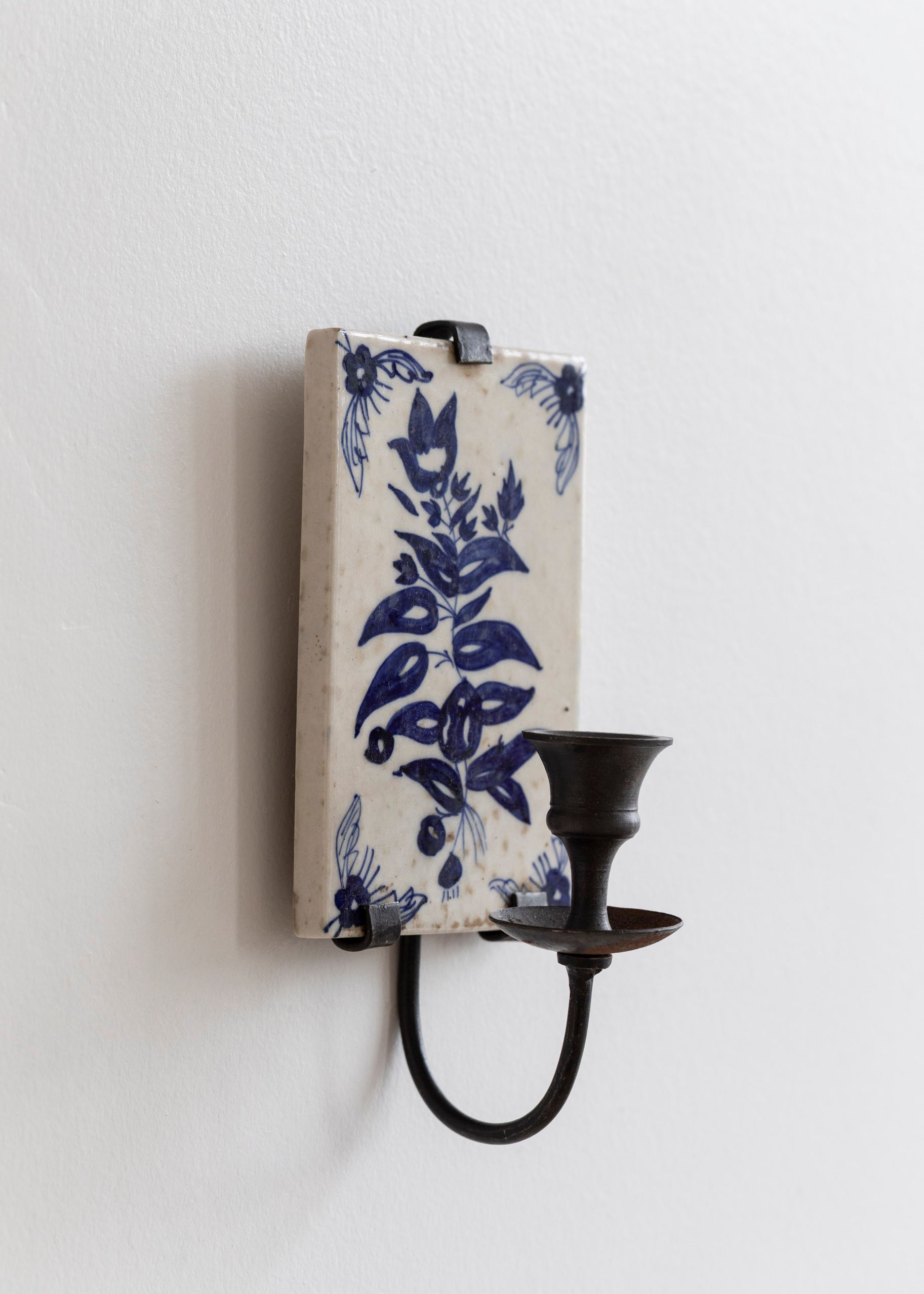 vintage_painted_tiled_wall_candle_sconce-2.jpg