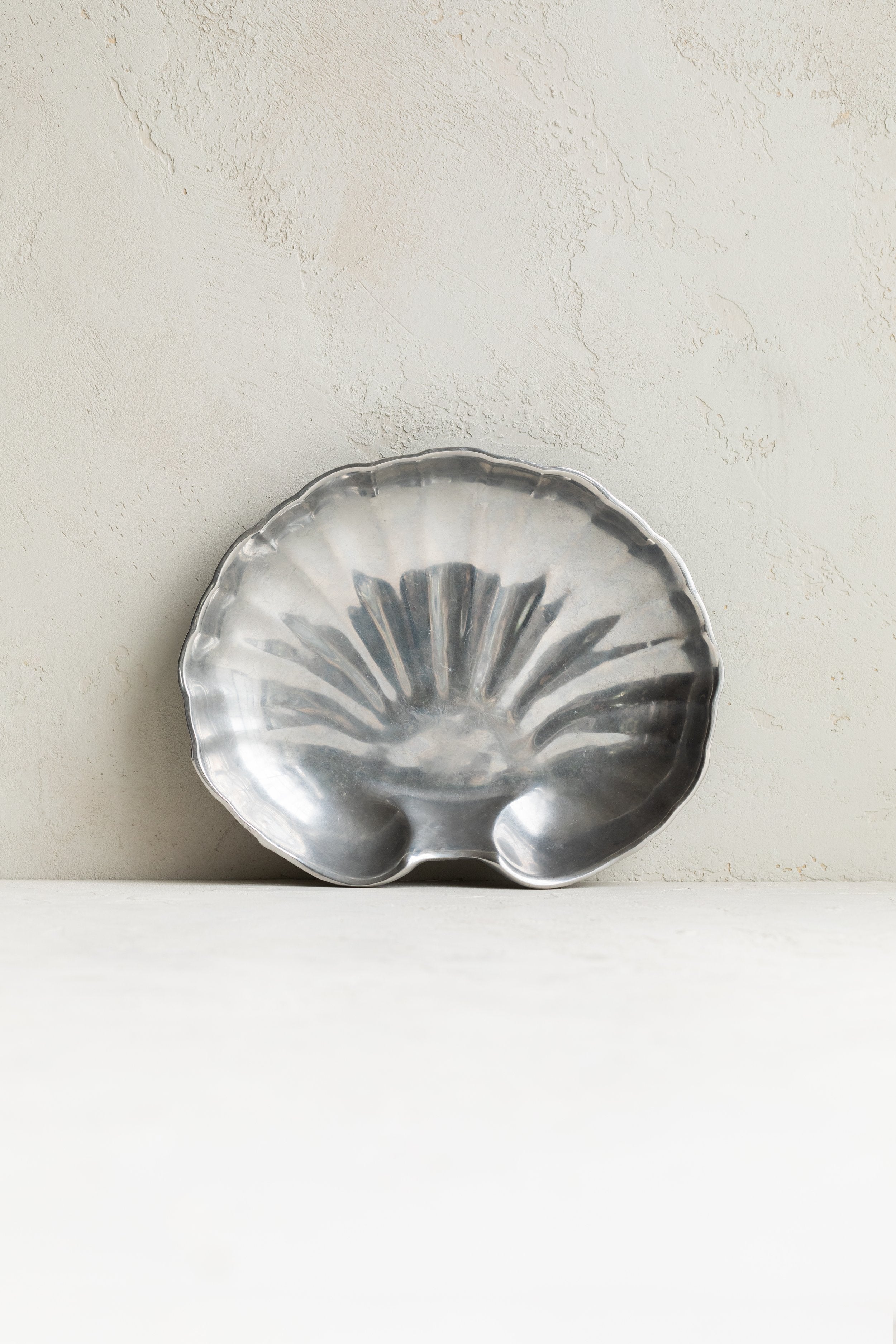 vintage_pewter_shell_tray.jpg