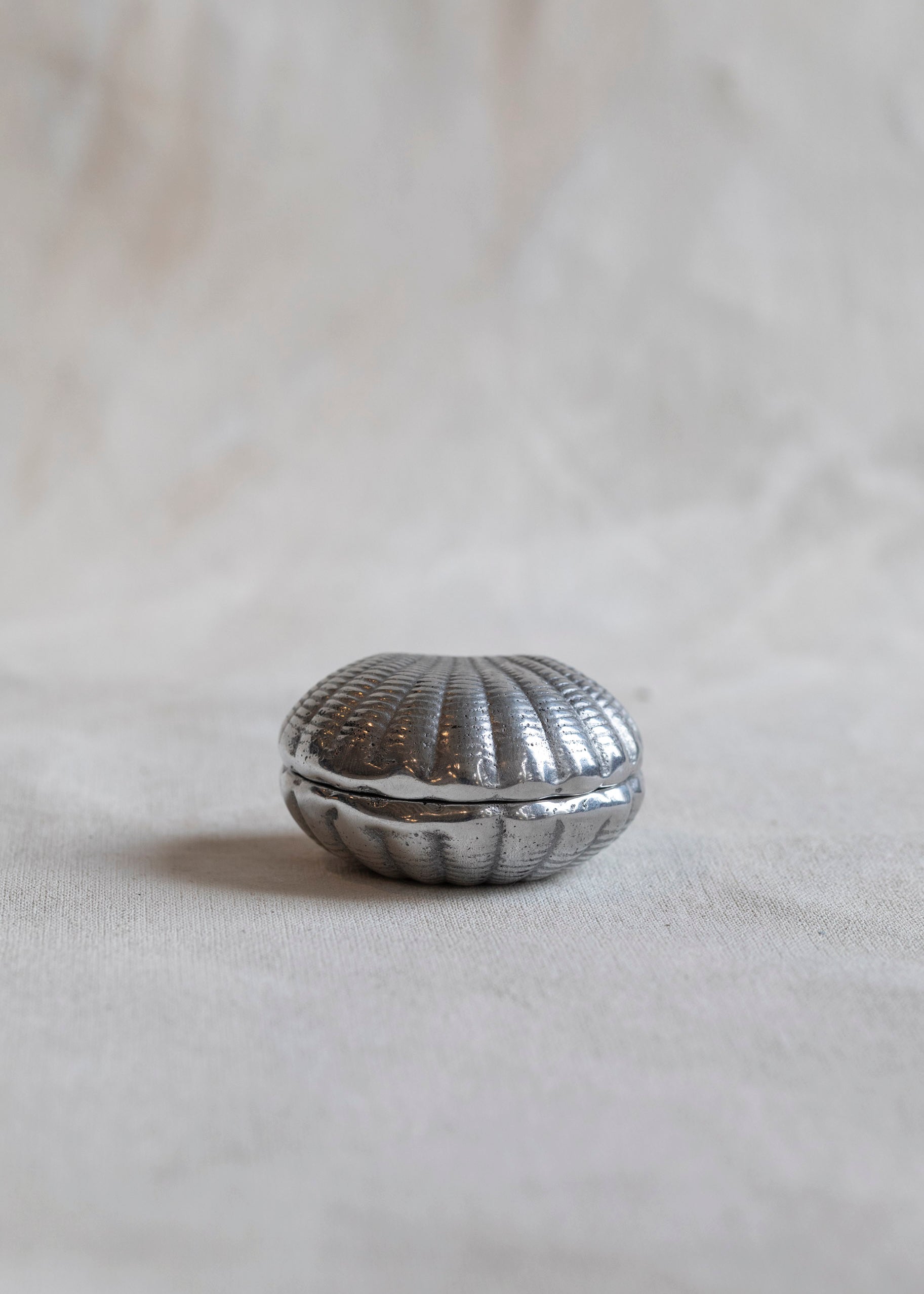 vintage_pewter_silver_shell_box.jpg