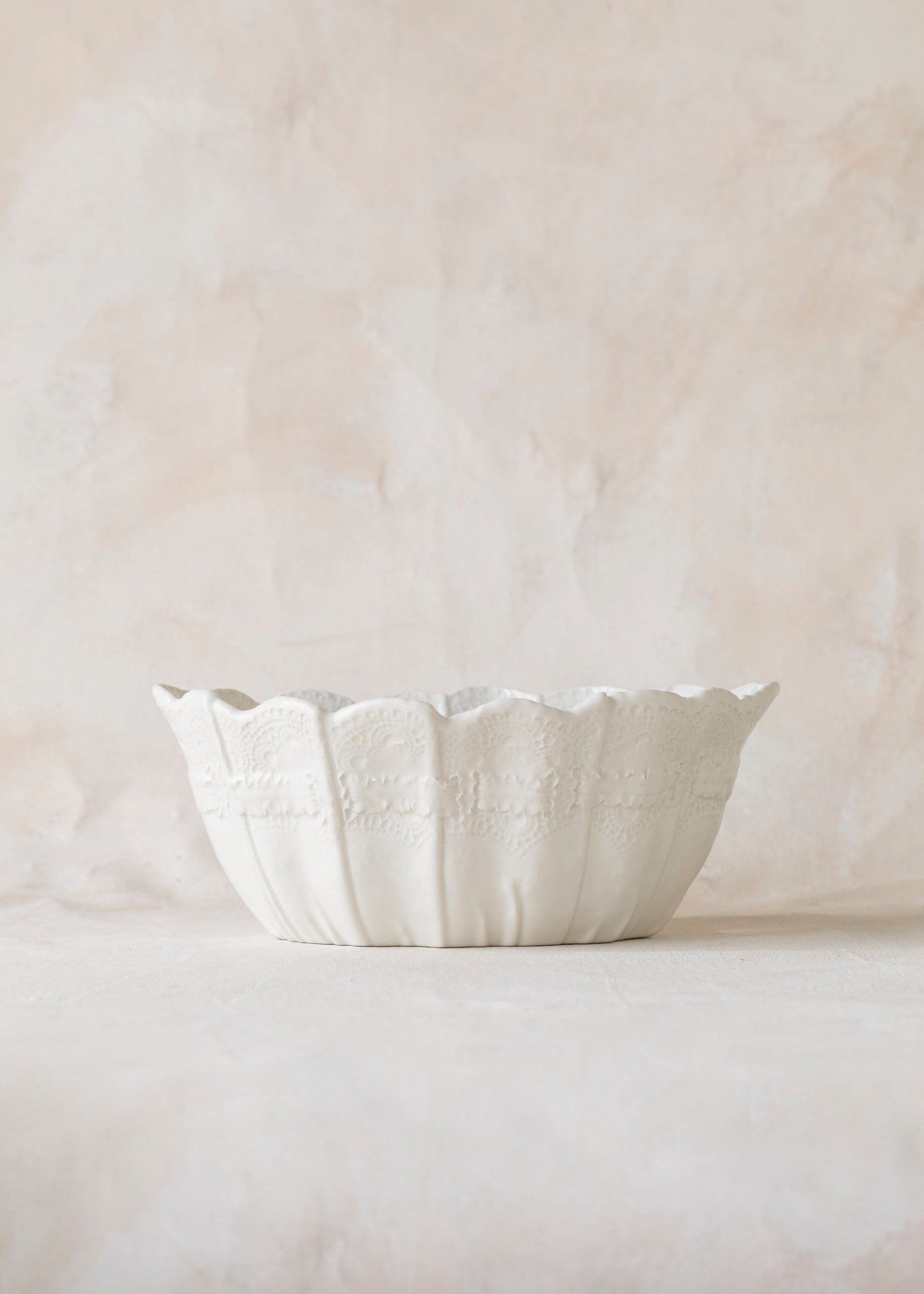 vintage_porcelain_detailed_bowl-3.jpg