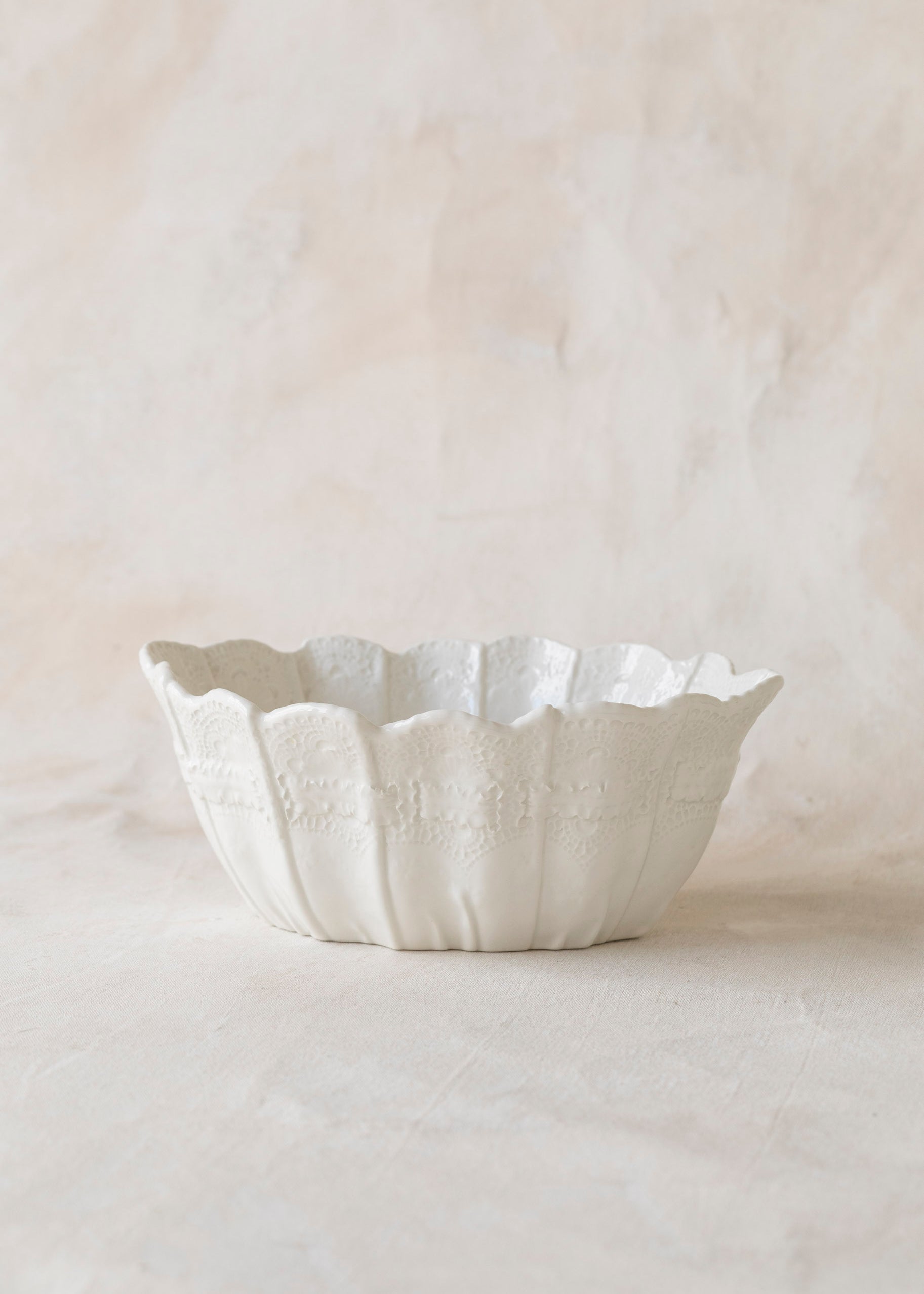 vintage_porcelain_detailed_bowl-4.jpg