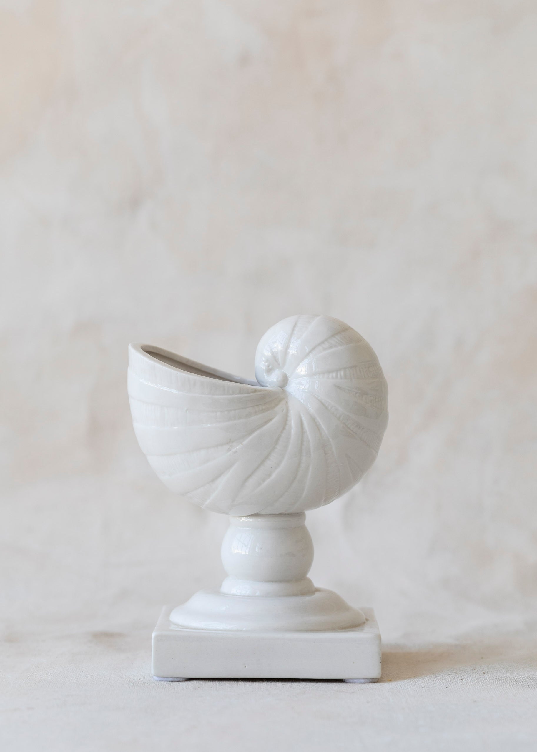 vintage_porcelain_shell_planter.jpg