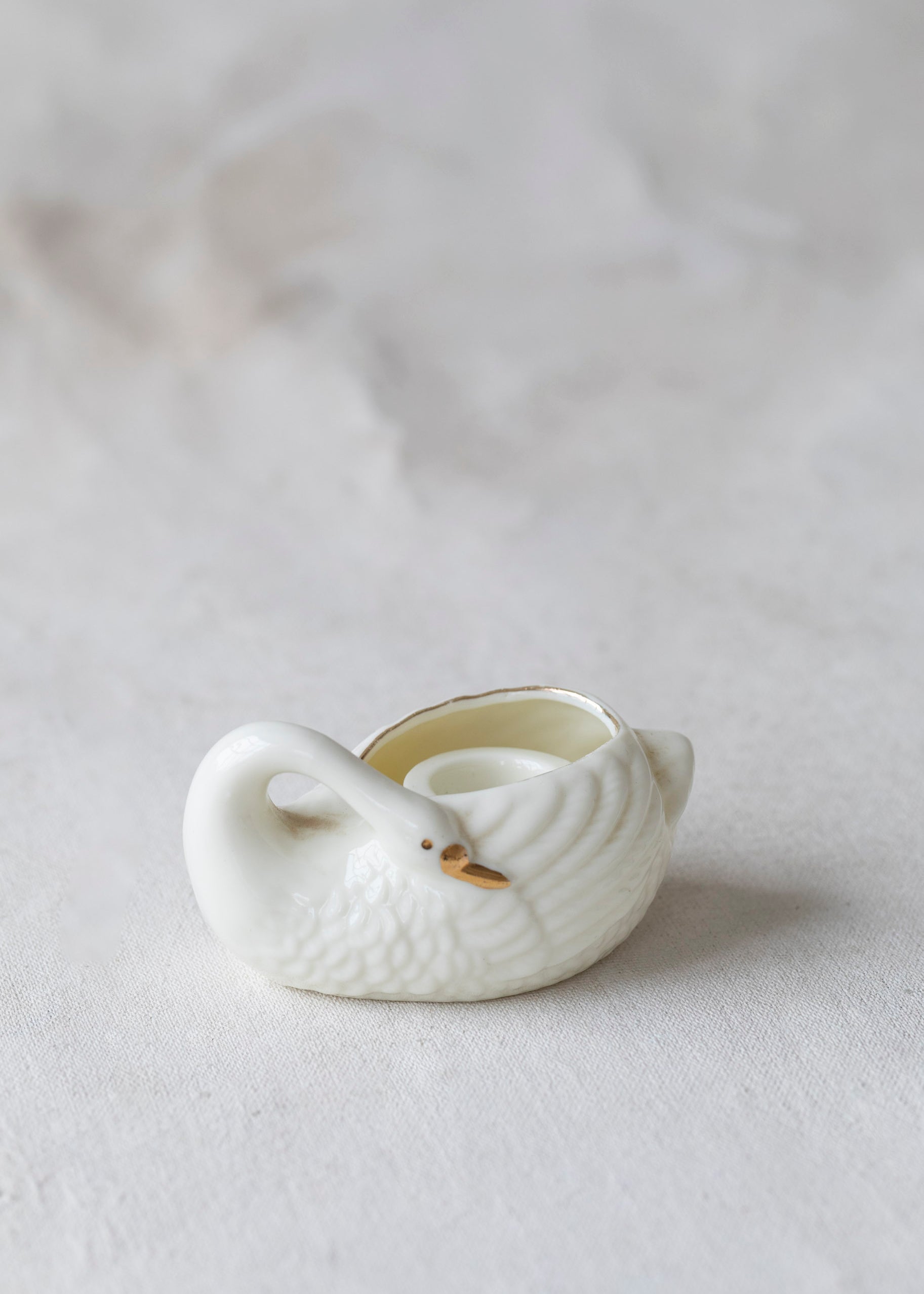 vintage_porcelain_swan_candleholder-3.jpg