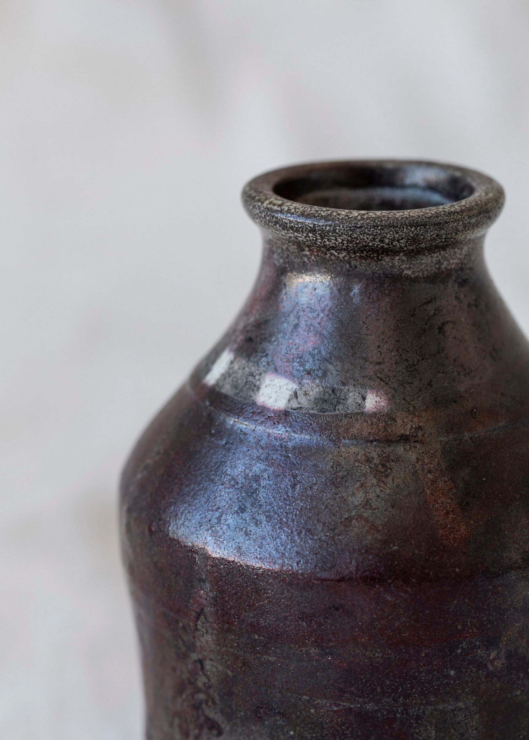 vintage_purple_short_bottle_vase-2.jpg