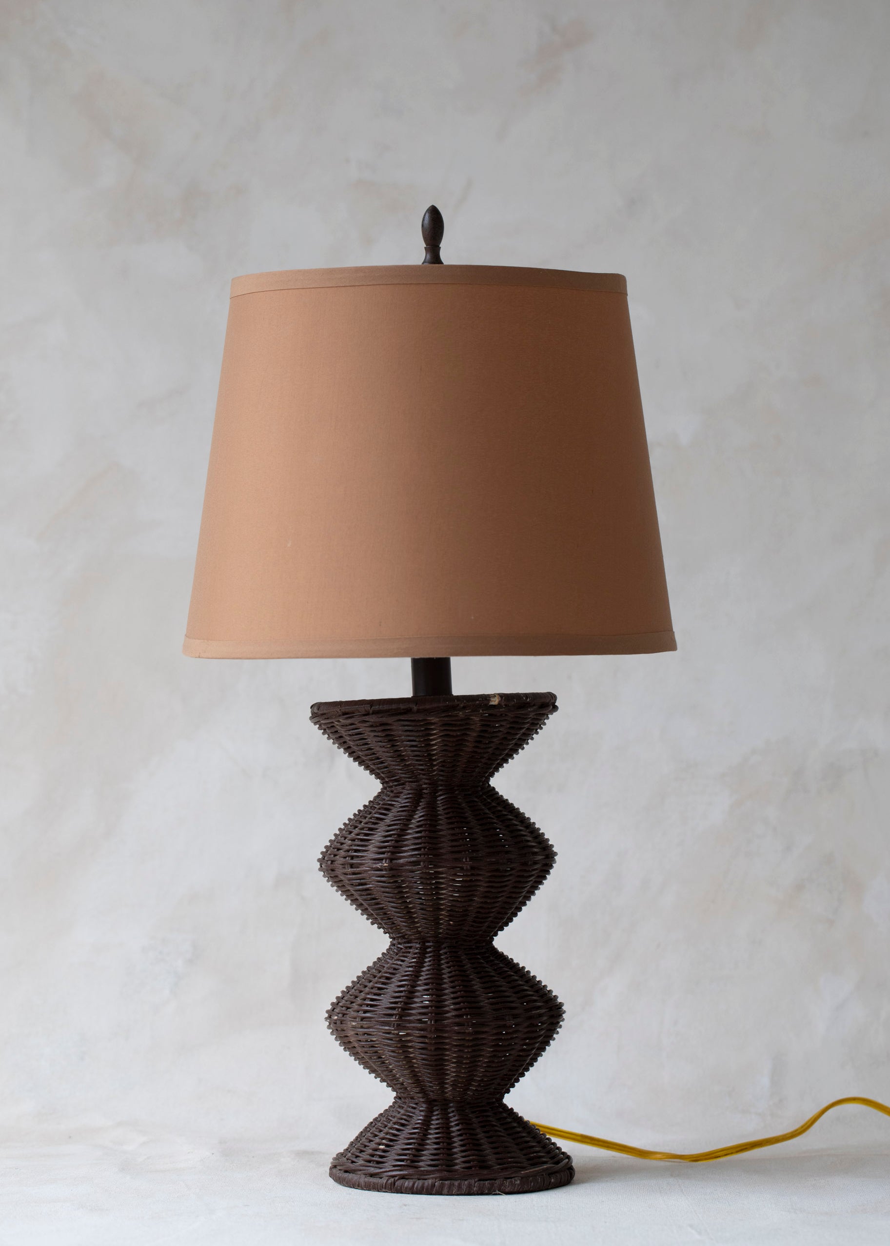 vintage_rattan_geometric_table_lamp.jpg