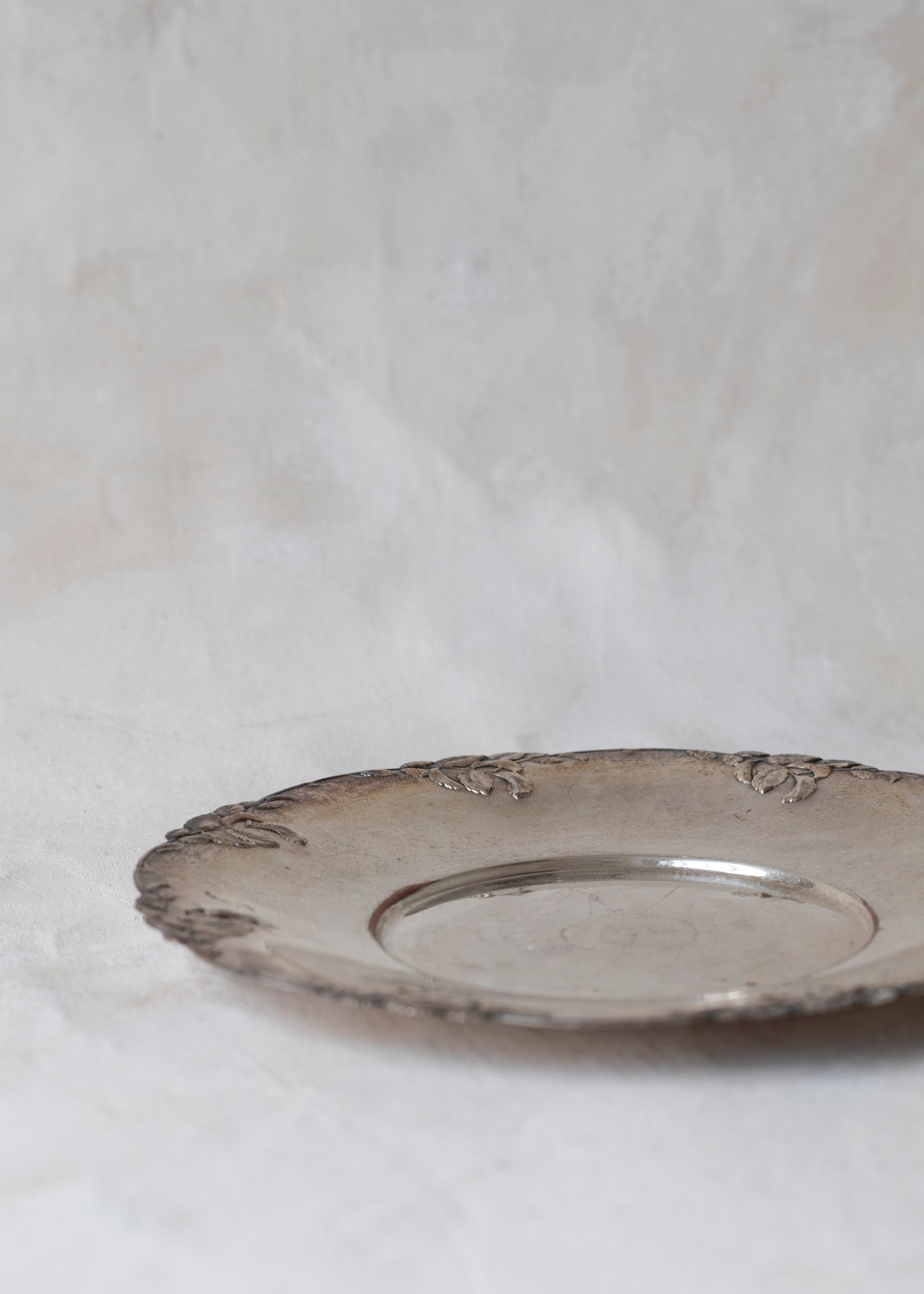vintage_round_silver_floral_platter-3.jpg