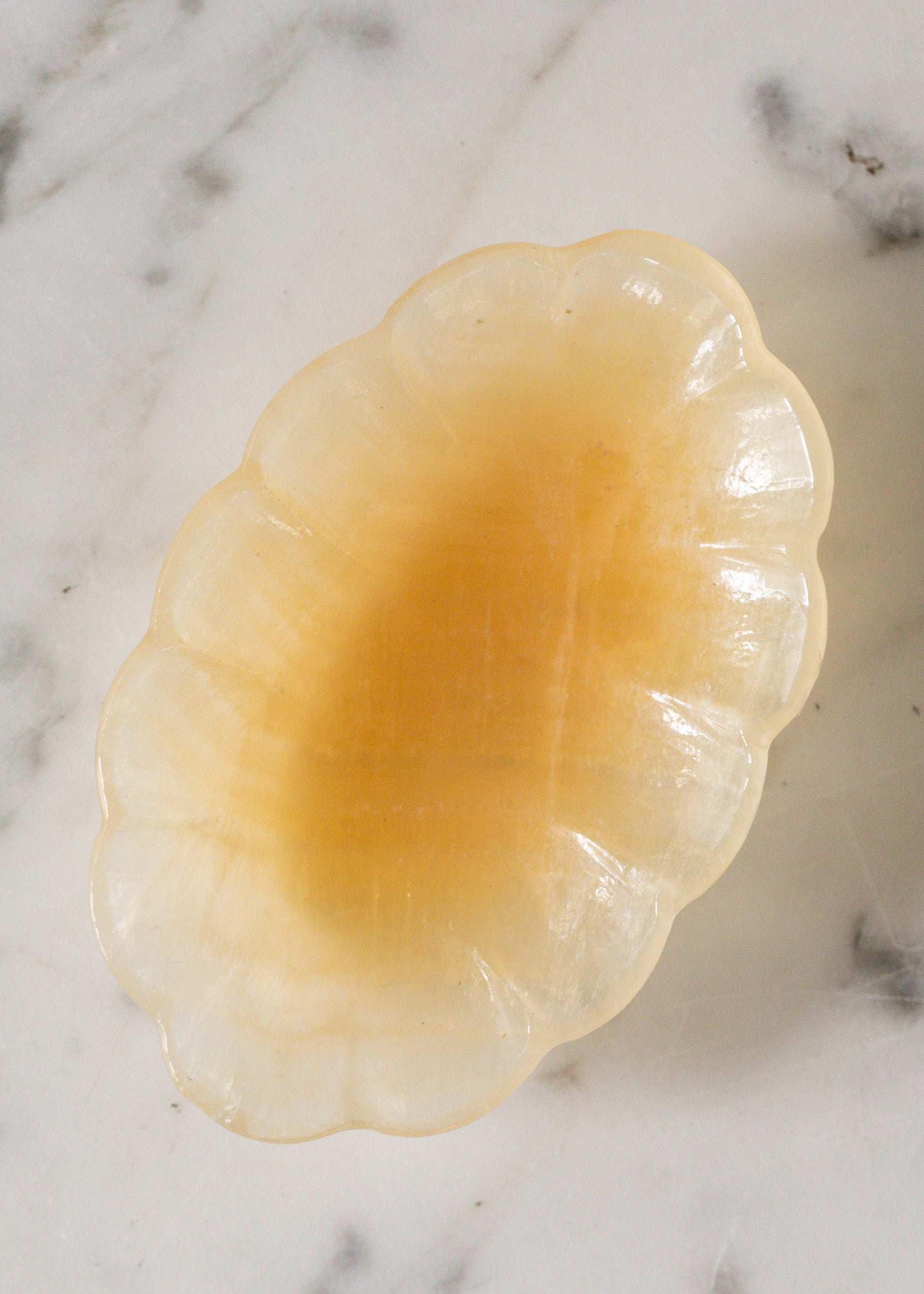 vintage_scalloped_onyx_soap_dish.jpg
