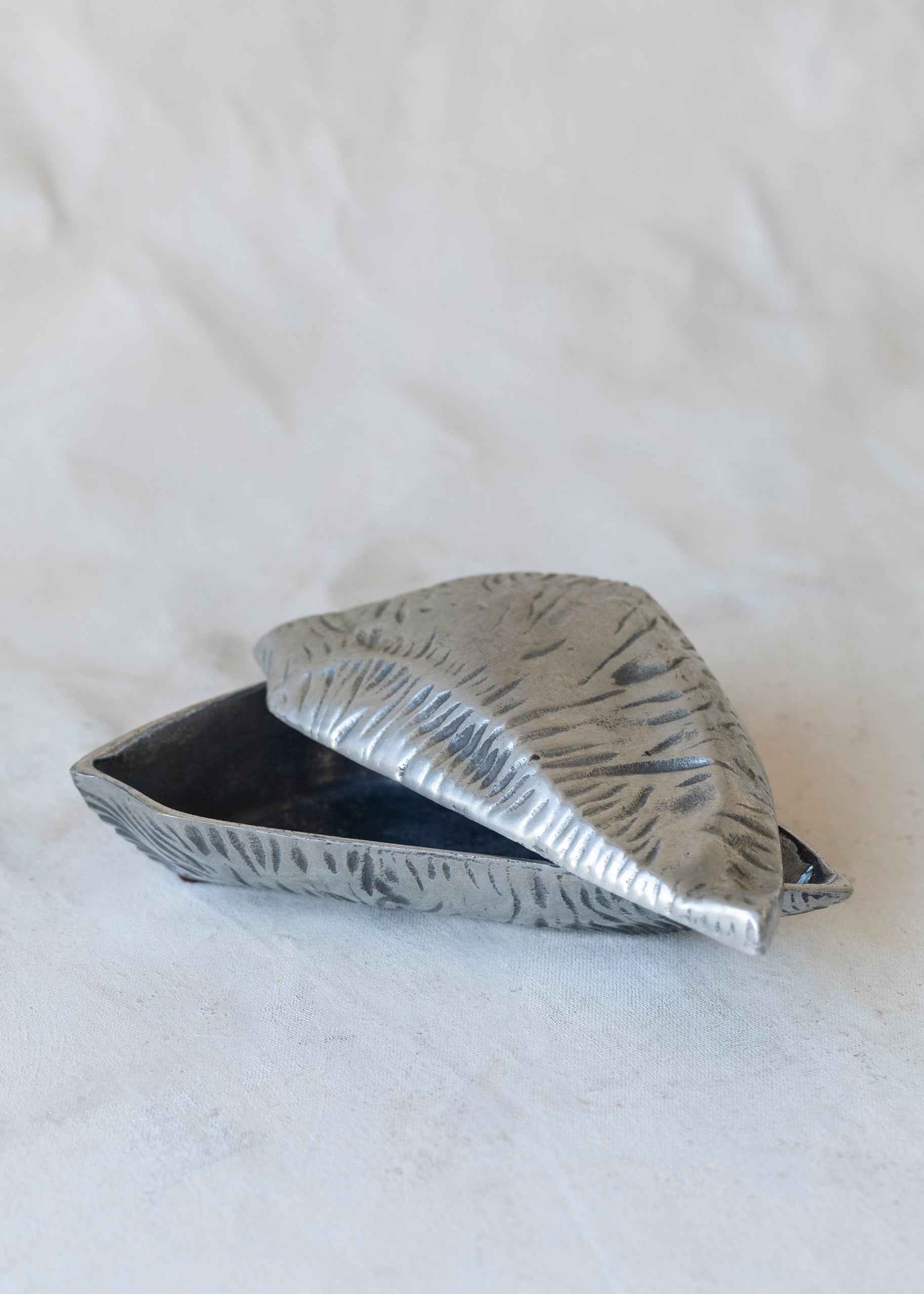 vintage_silver_cool_lidded_container-3.jpg