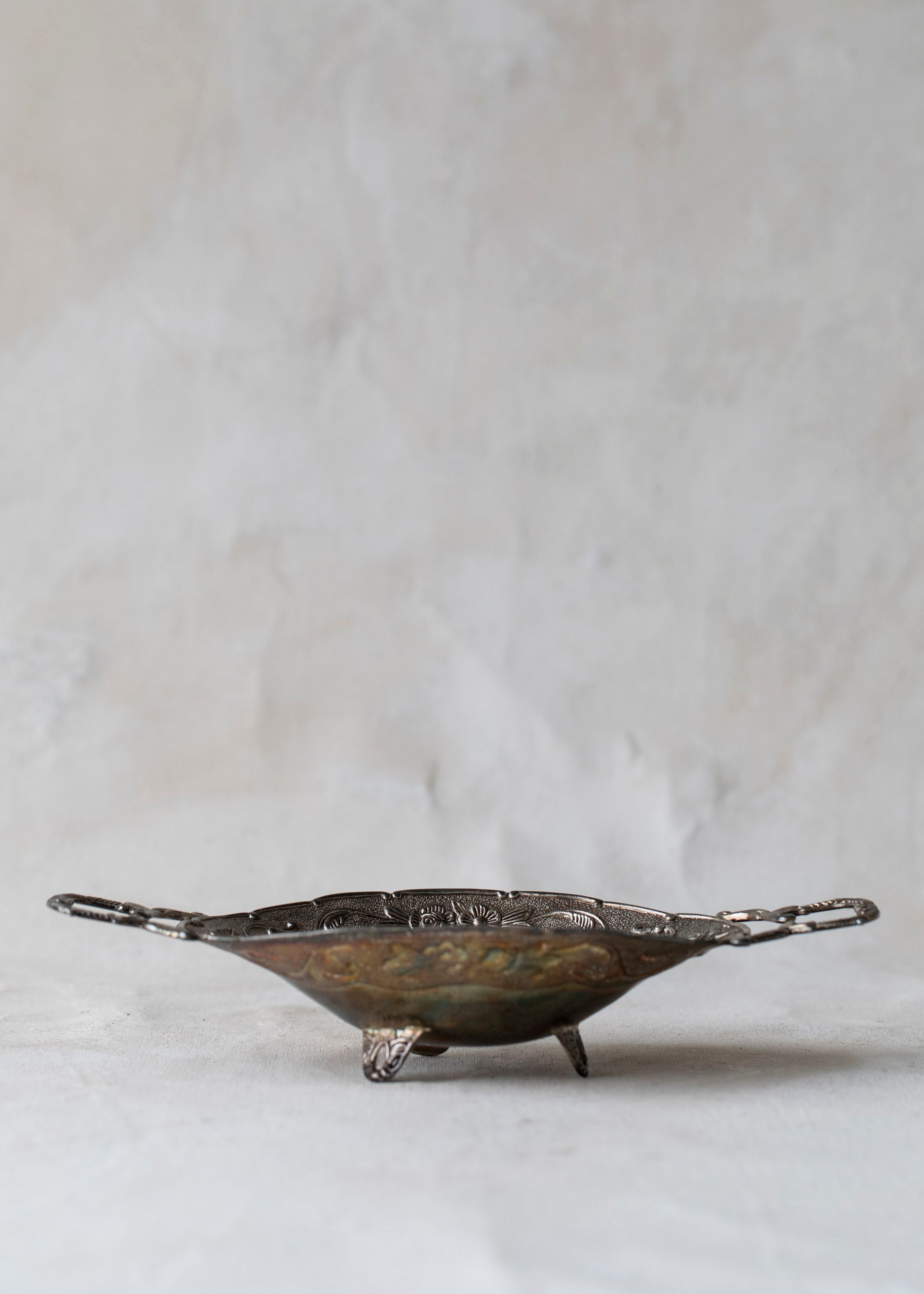 vintage_silver_detailed_footed_bowl-2.jpg