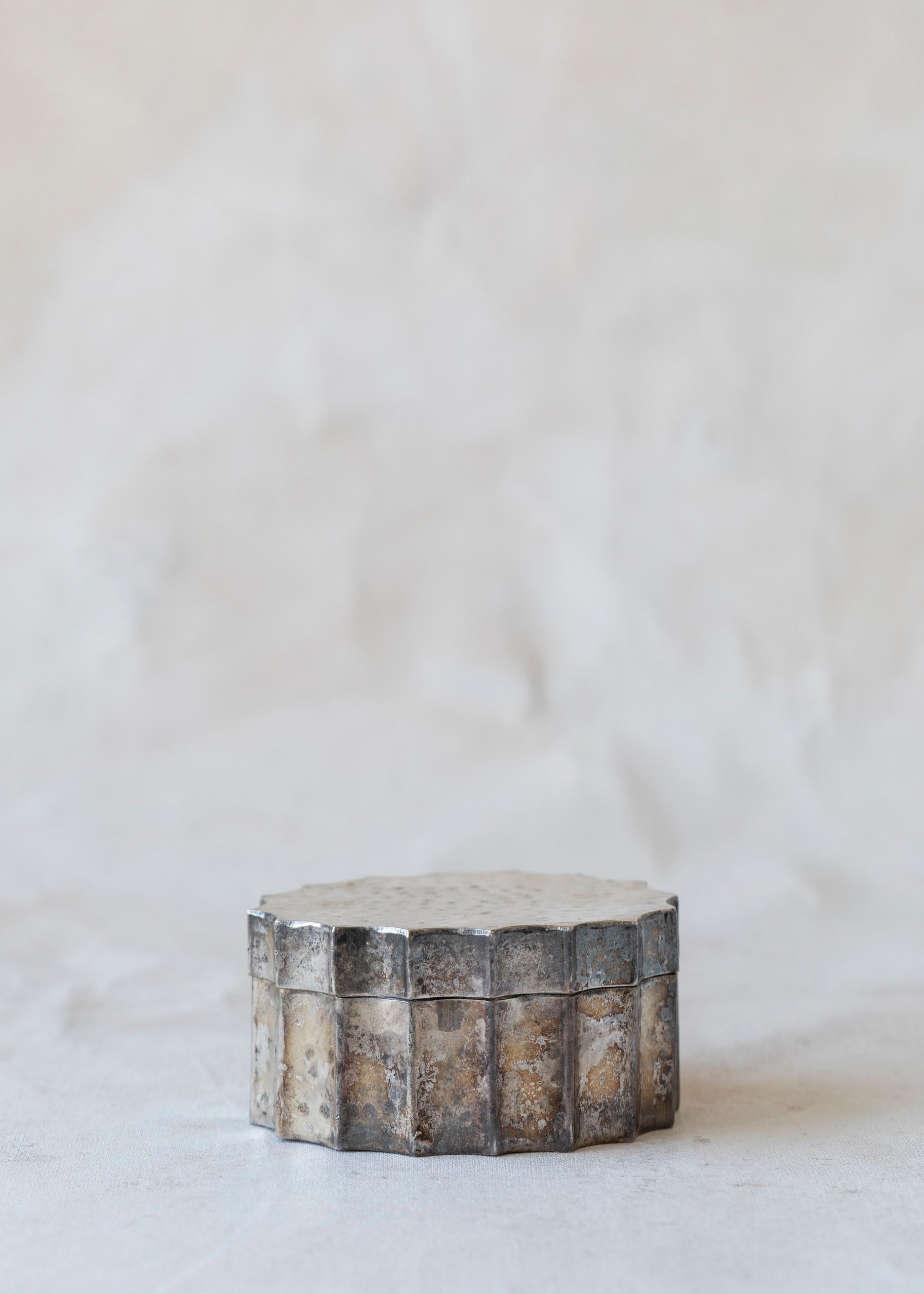 vintage_silver_oval_spiky_box-3.jpg