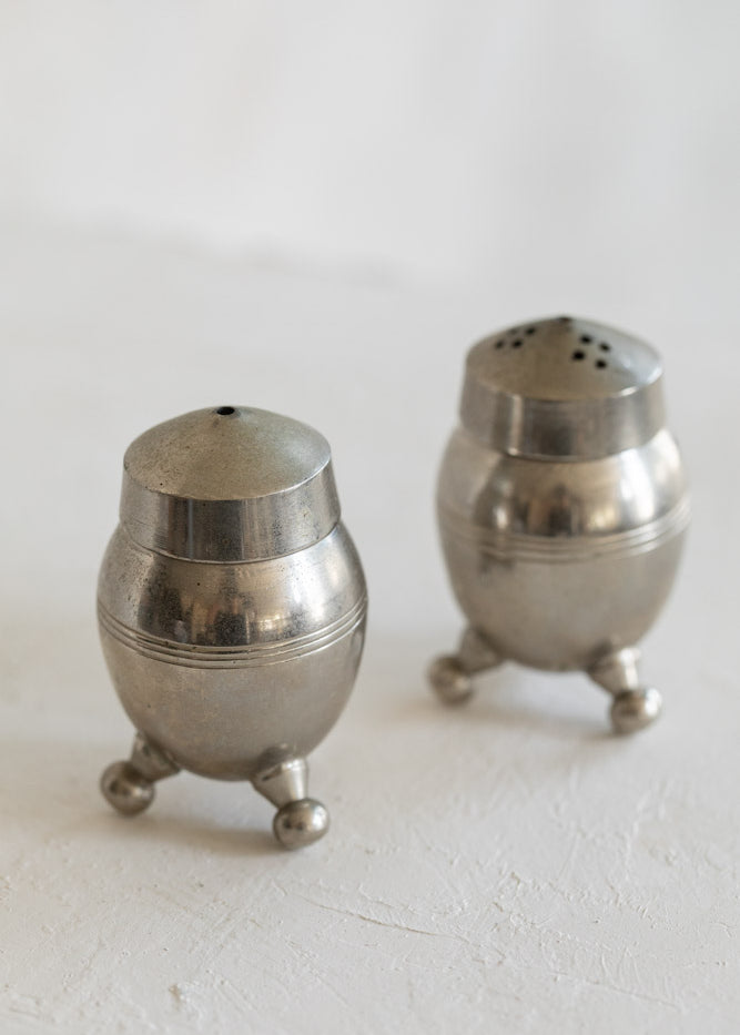 vintage_silver_salt_and_pepper_shakers-2.jpg