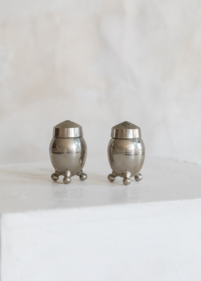 vintage_silver_salt_and_pepper_shakers.jpg