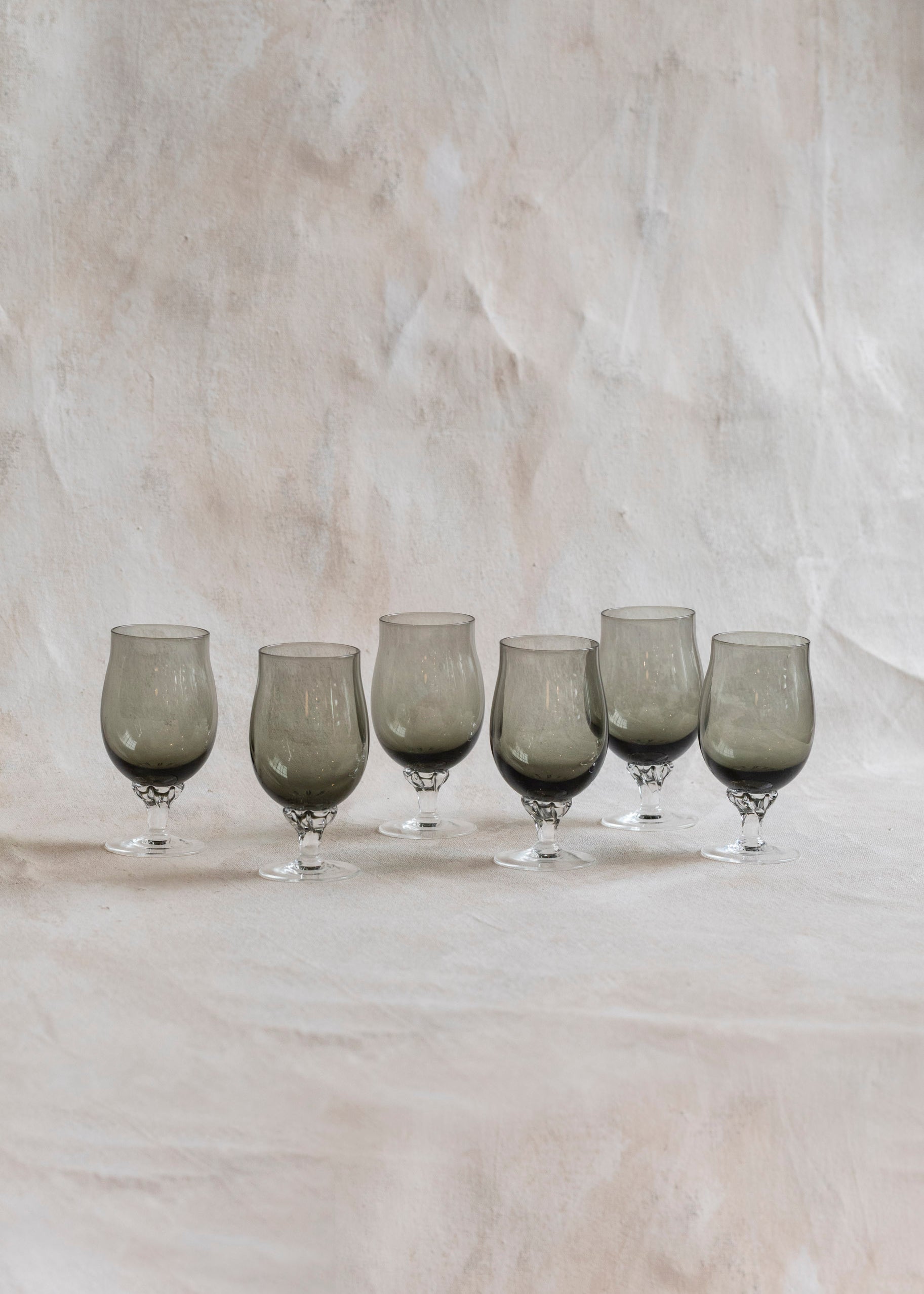 vintage_smokey_wine_goblets-2.jpg