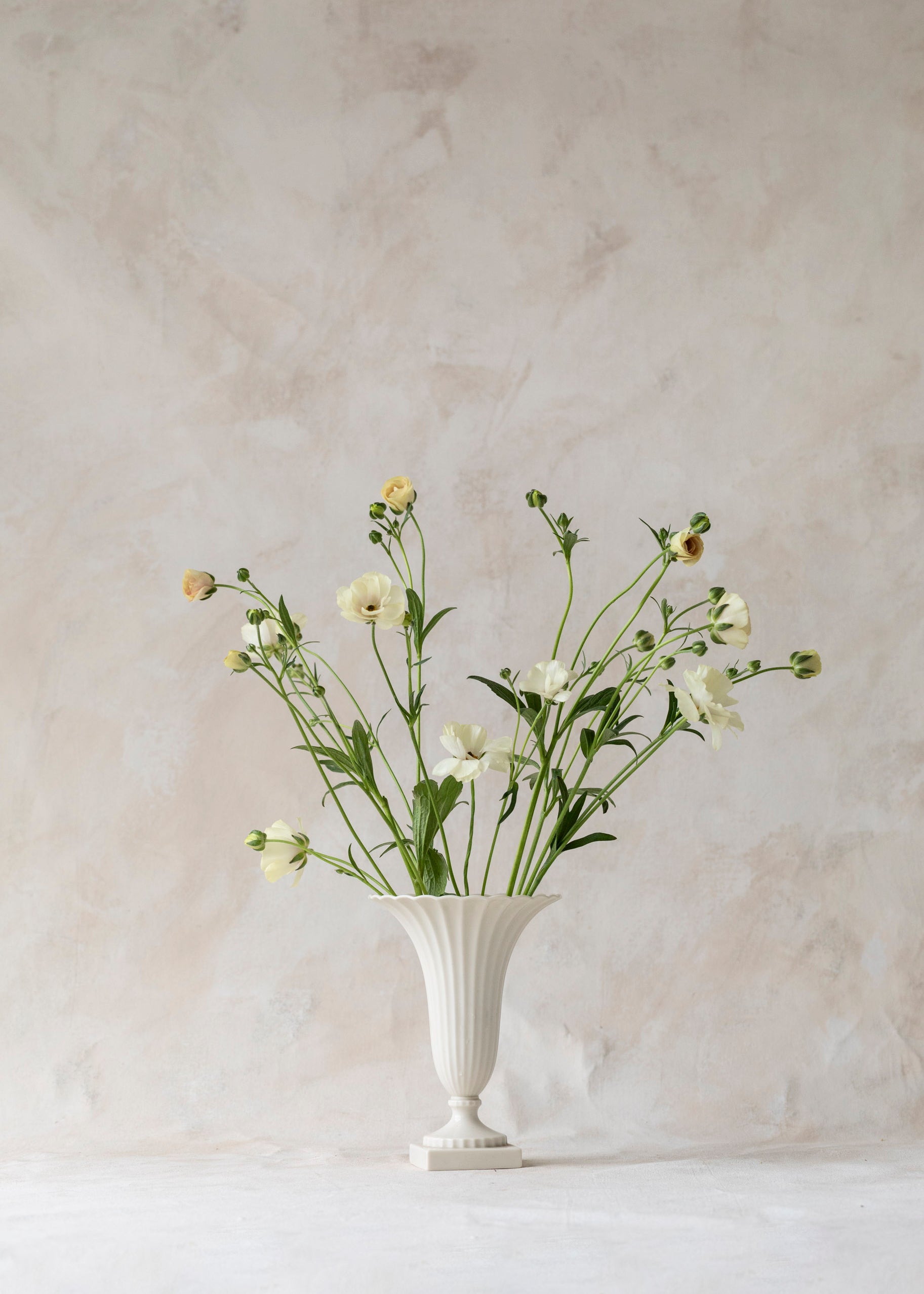 vintage_tapered_ceramic_pedestal_vase-2.jpg