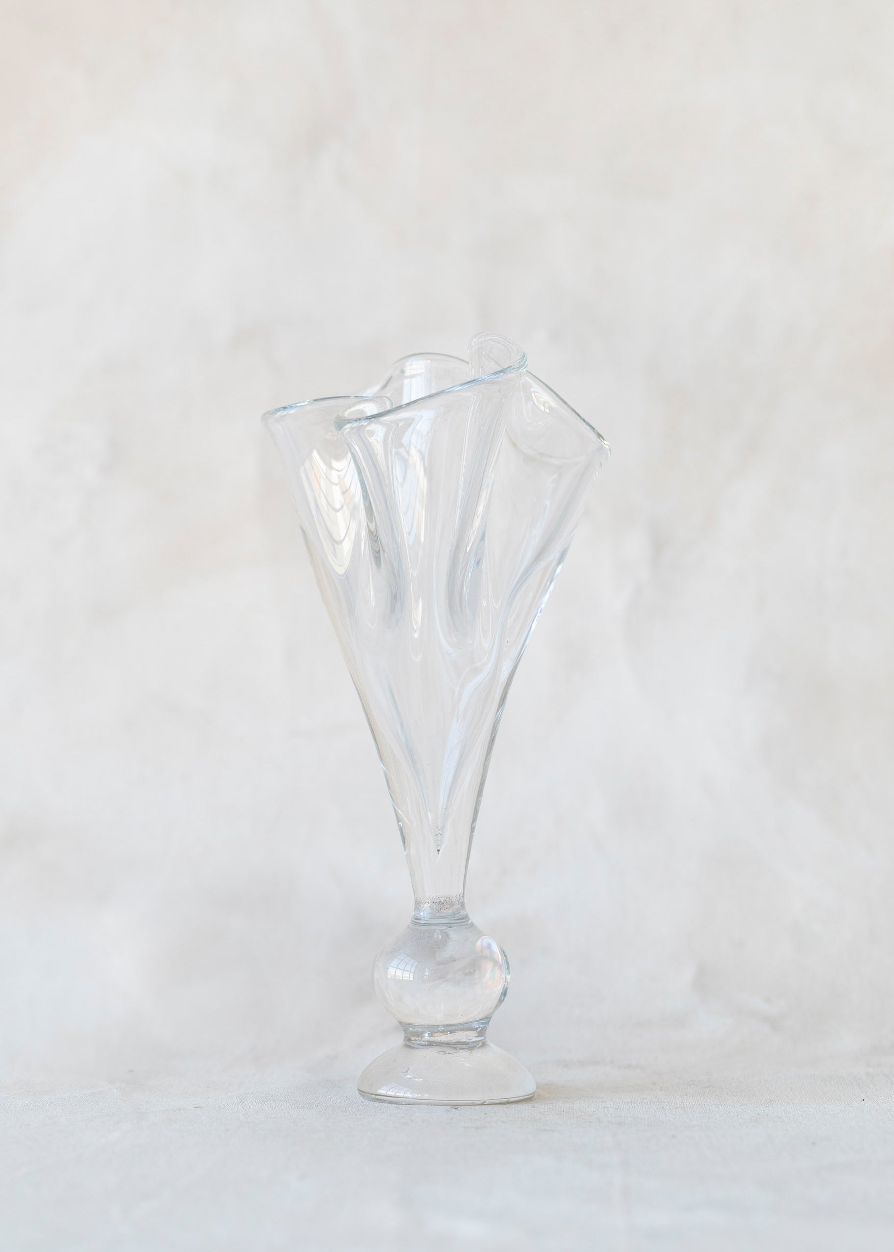 vintage_tapered_ruffle_glass_vase-2.jpg