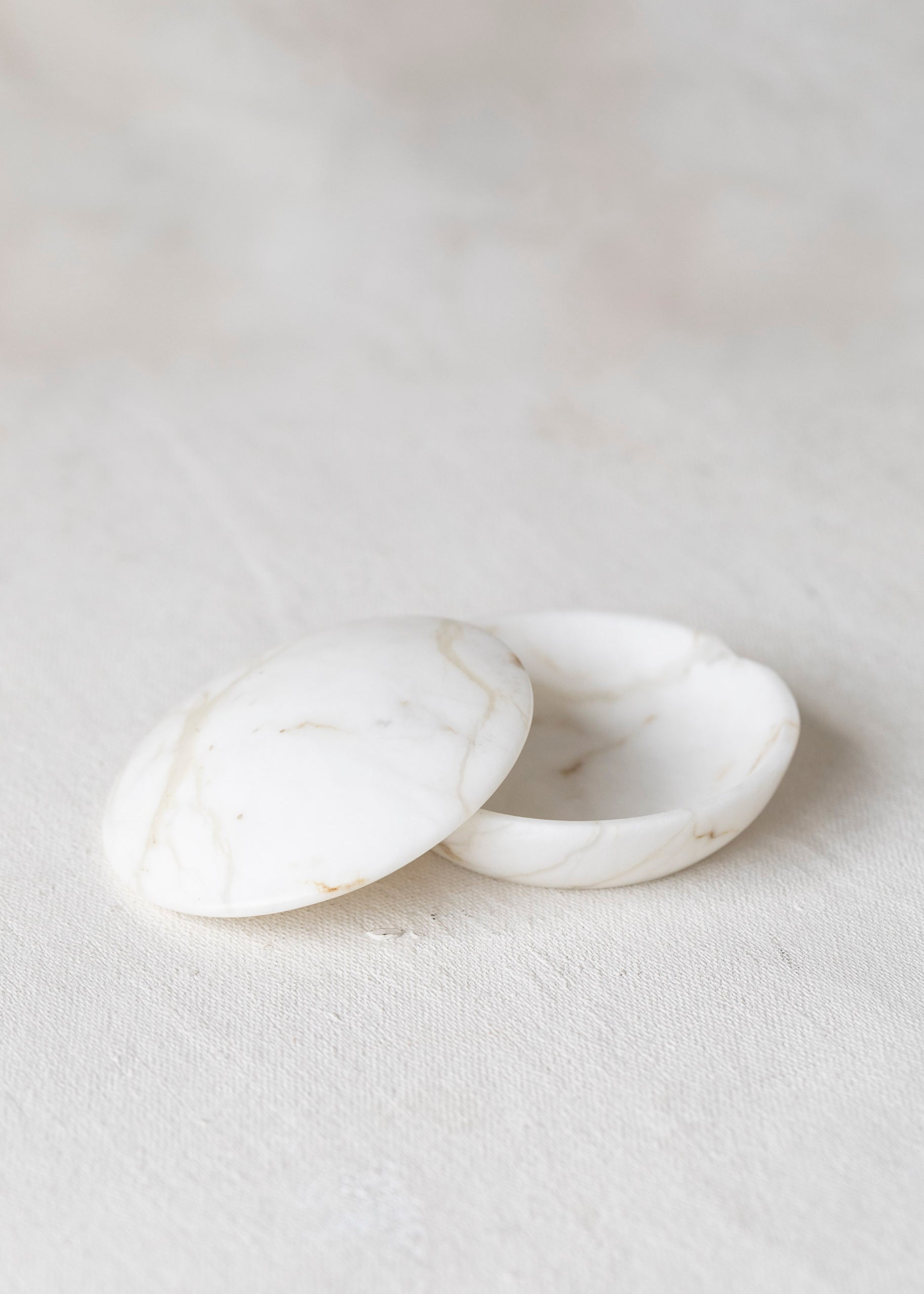 vintage_white_marble_onyx_round_box-2.jpg