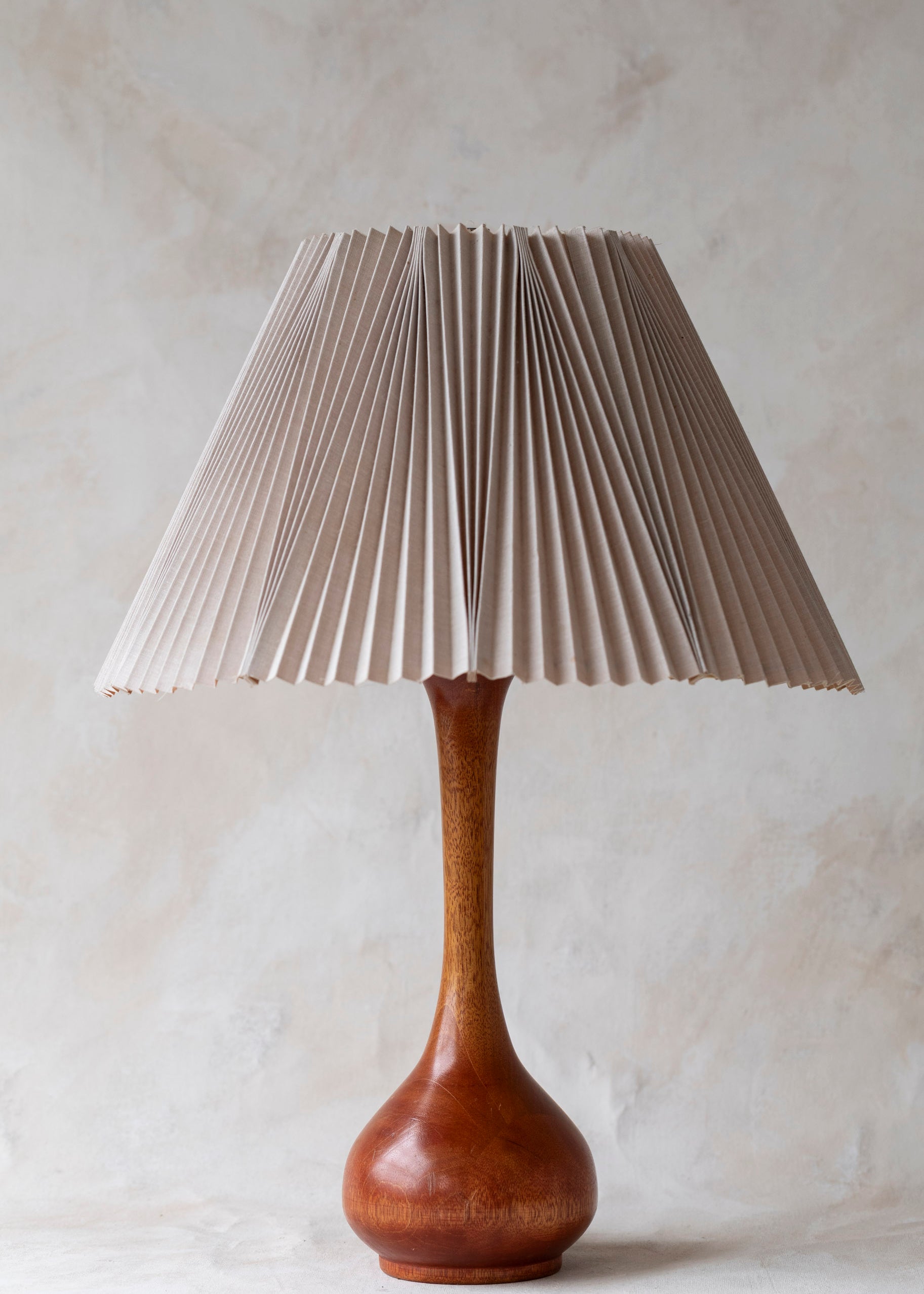 vintage_wood_lamp_pleated_shade-2.jpg