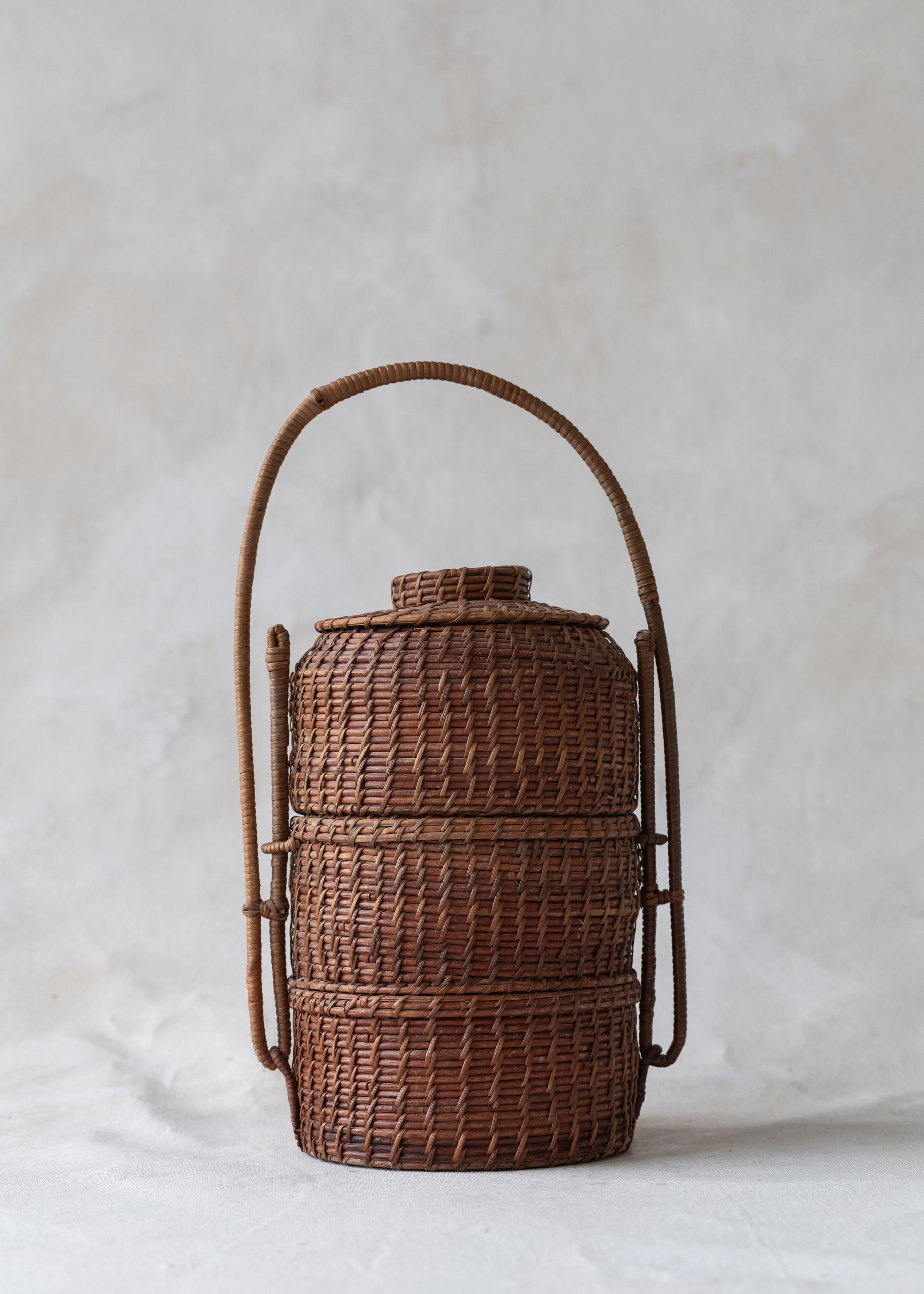 vintage_woven_tiered_container_basket_Set.jpg