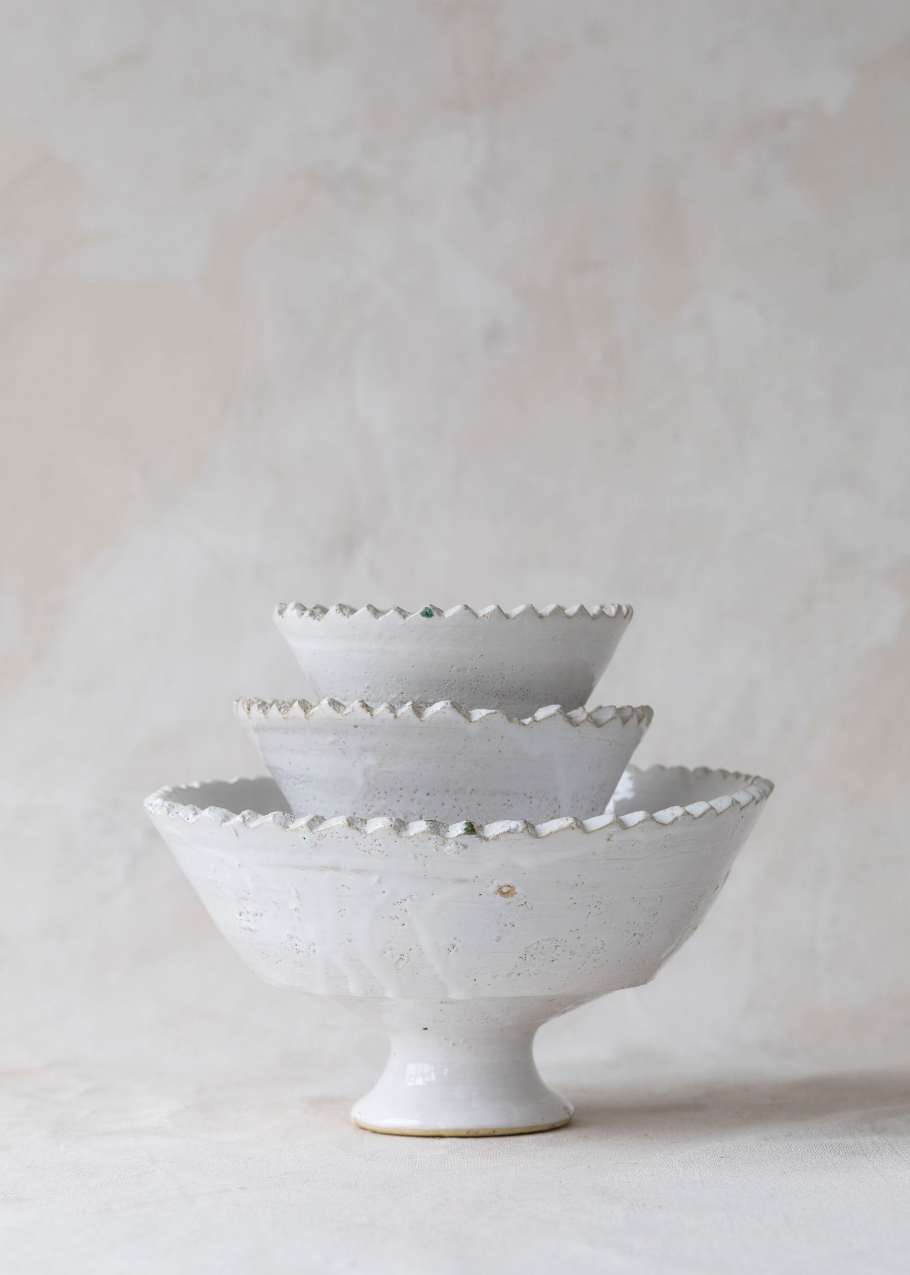 white_tamegroute_pedestal_bowls.jpg