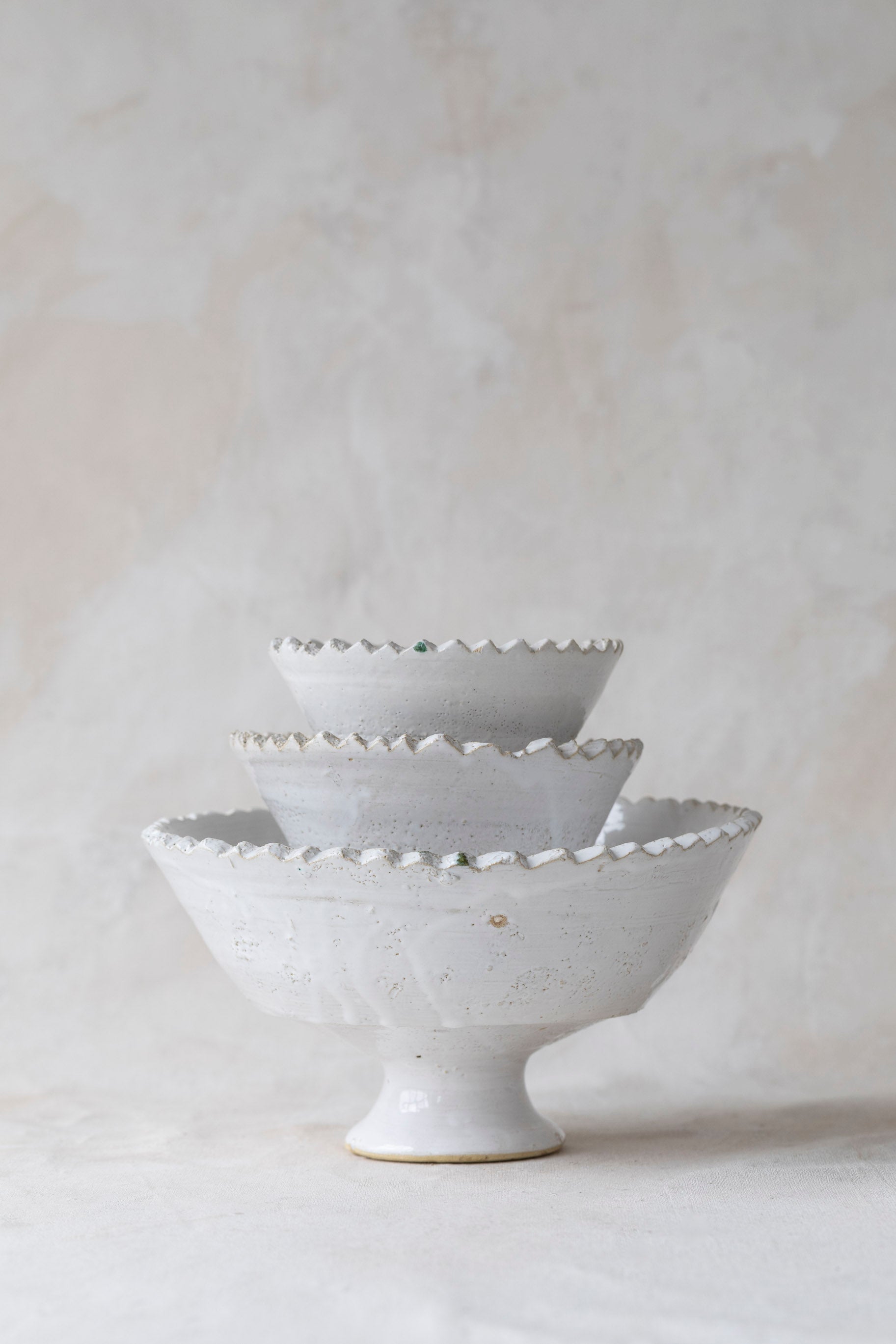 White Tamegroute Jagged Edge Pedestal Bowl