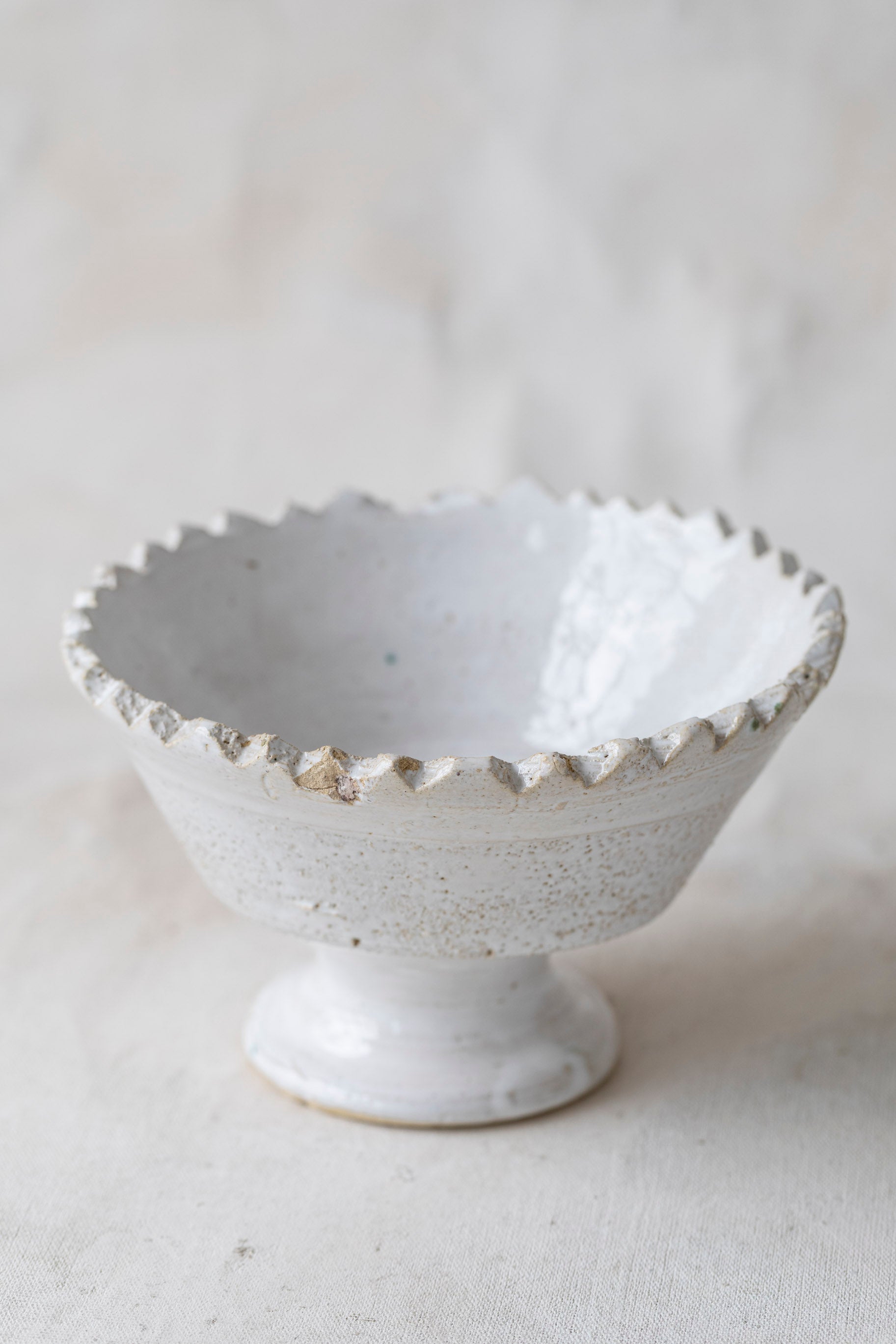 White Tamegroute Jagged Edge Pedestal Bowl