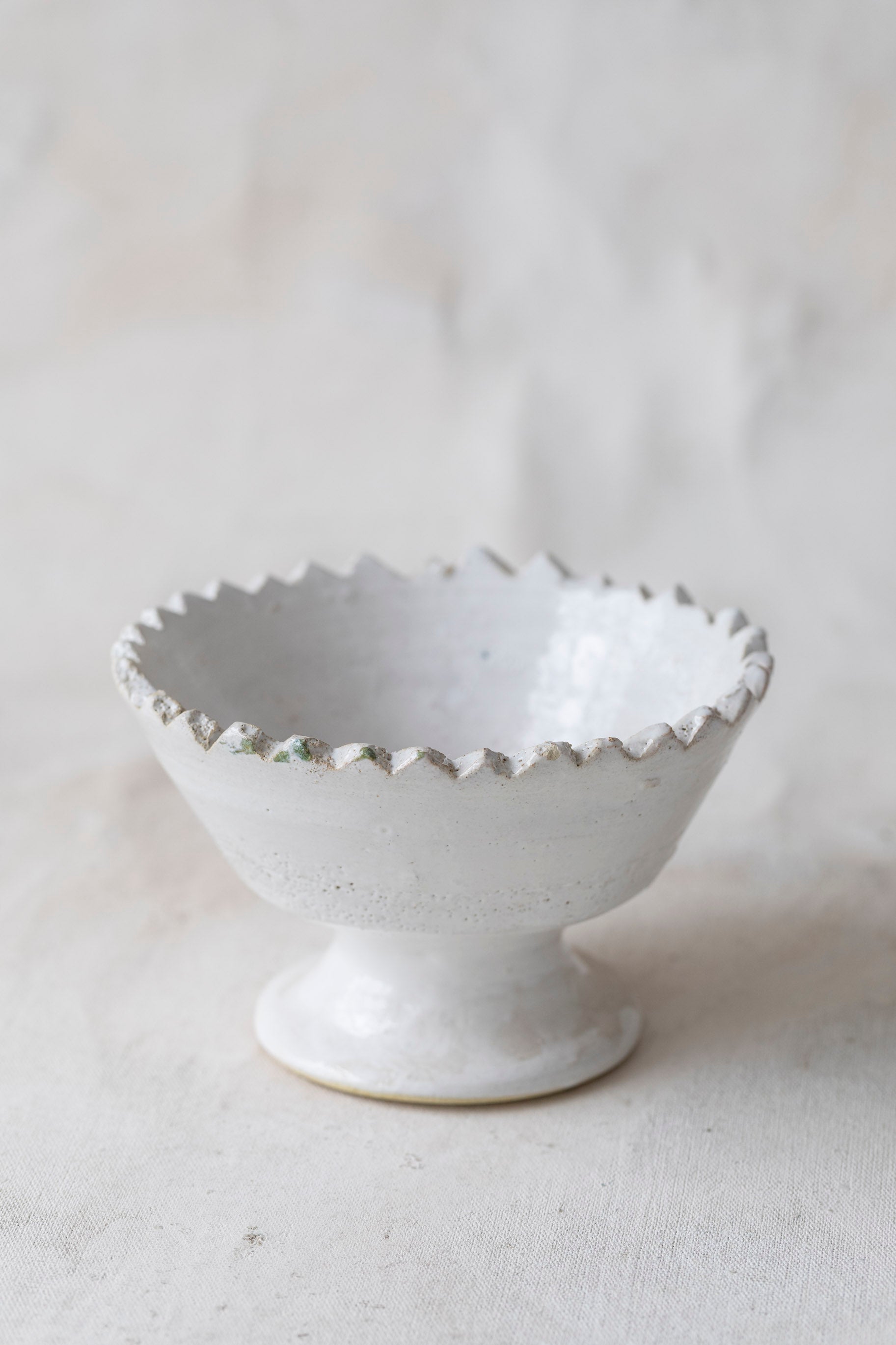 White Tamegroute Jagged Edge Pedestal Bowl