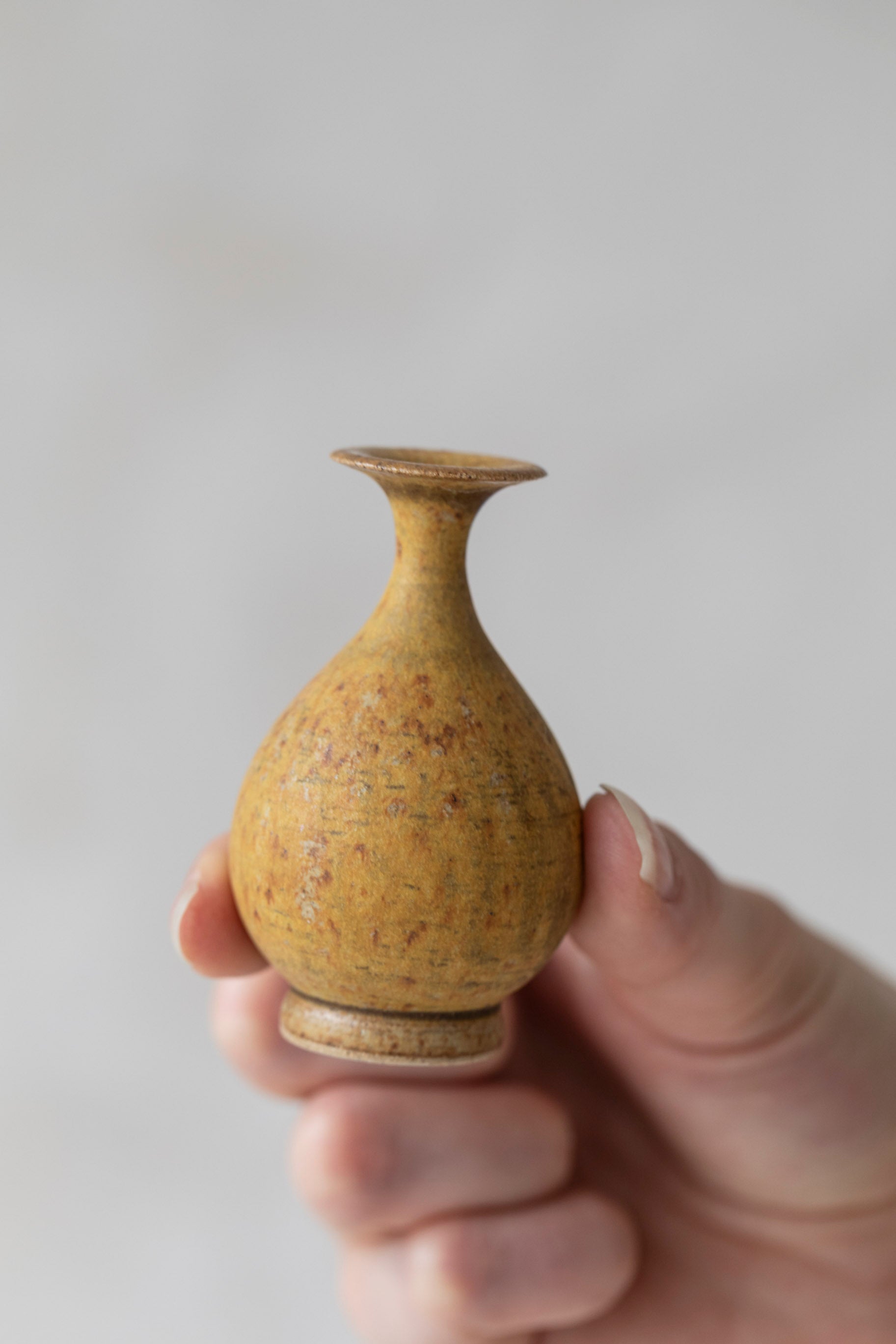 yuate_segawa_miniature_bud_vases_spring_large-5.jpg